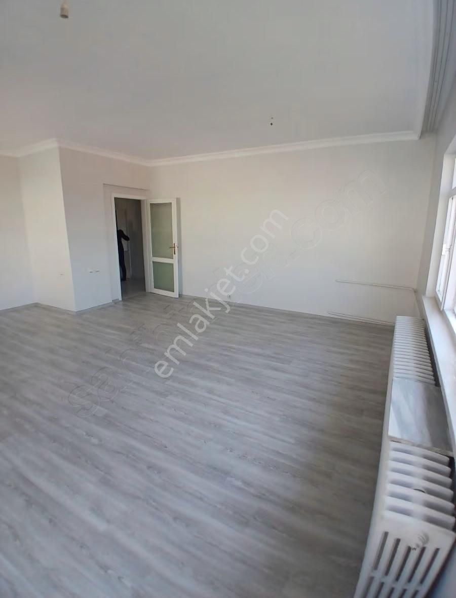 Ayrancı Tirebolu Sokakta Kiralık Full Yapılı Daire - Görsel 13