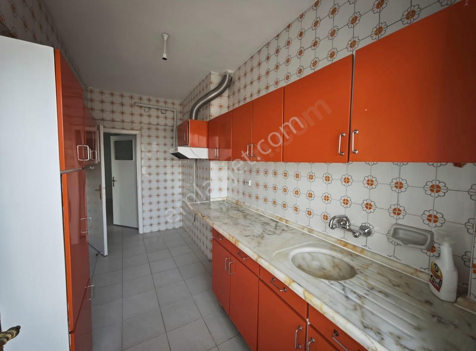 Ayrancı Tirebolu Sokakta Kiralık Full Yapılı Daire - Görsel 5