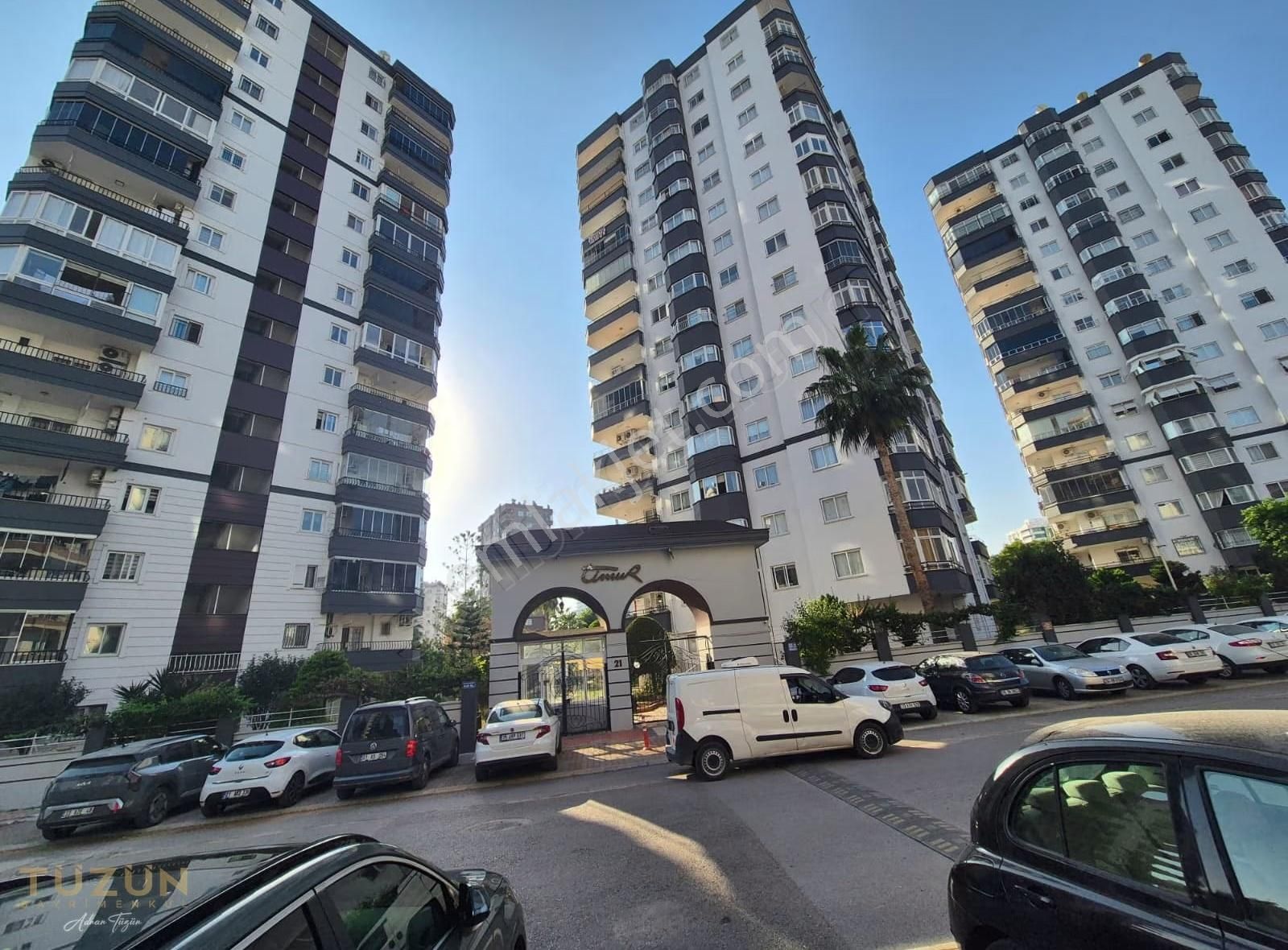 Tüzün'den Bahçelievler'de 4+1 Satılık Daire