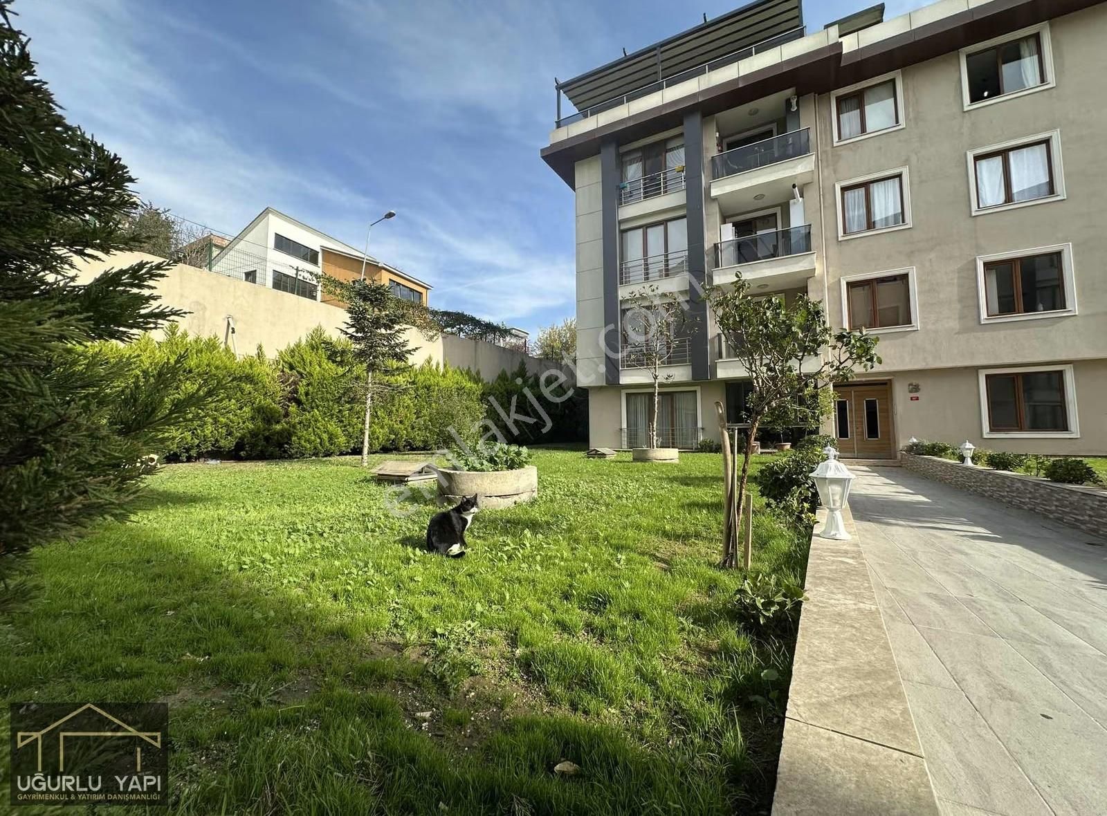 B.çekmece Fatih Mah. Site İçi Kiralık 3+1 Bahçe Katı Daire