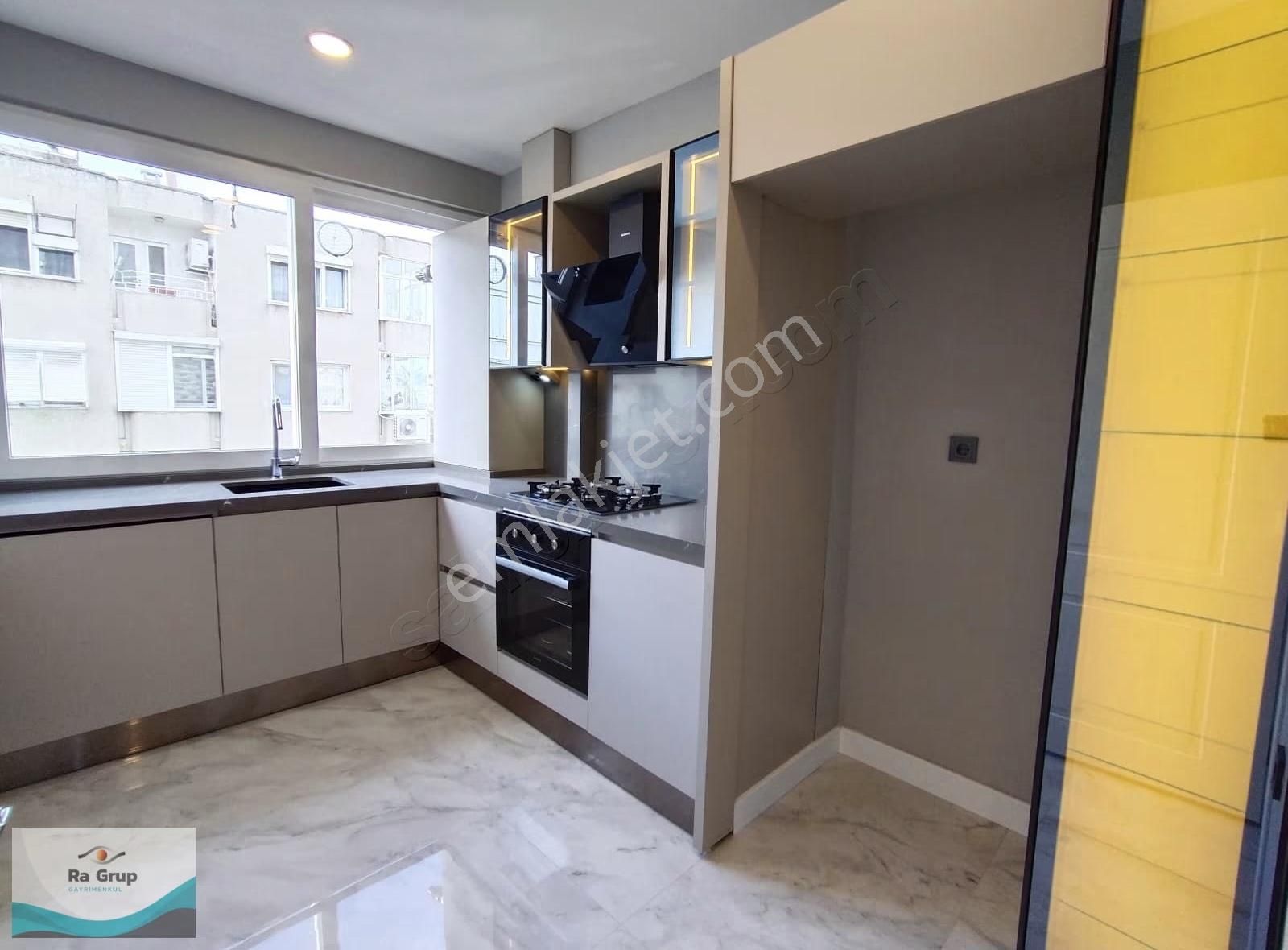 Bostanlıda Tadilatlı Asansörlü Arakat Köşe 3+1 Satılık Daire O-9 - Görsel 11