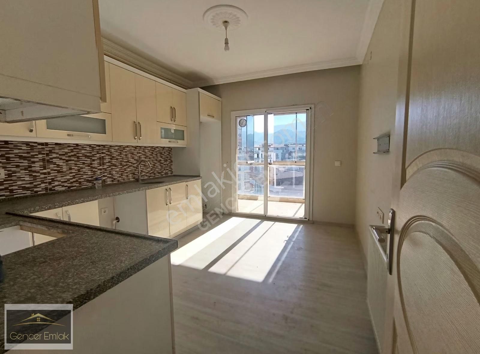 Çarşı Merkezde 150 Metrekare 3+1 Daire - Görsel 8