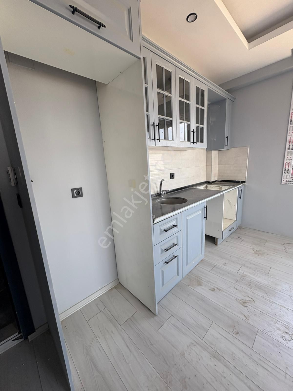 Gültepe Mah Bulv 2.parsel Hasarsız 1+1 Kiralık - Görsel 4