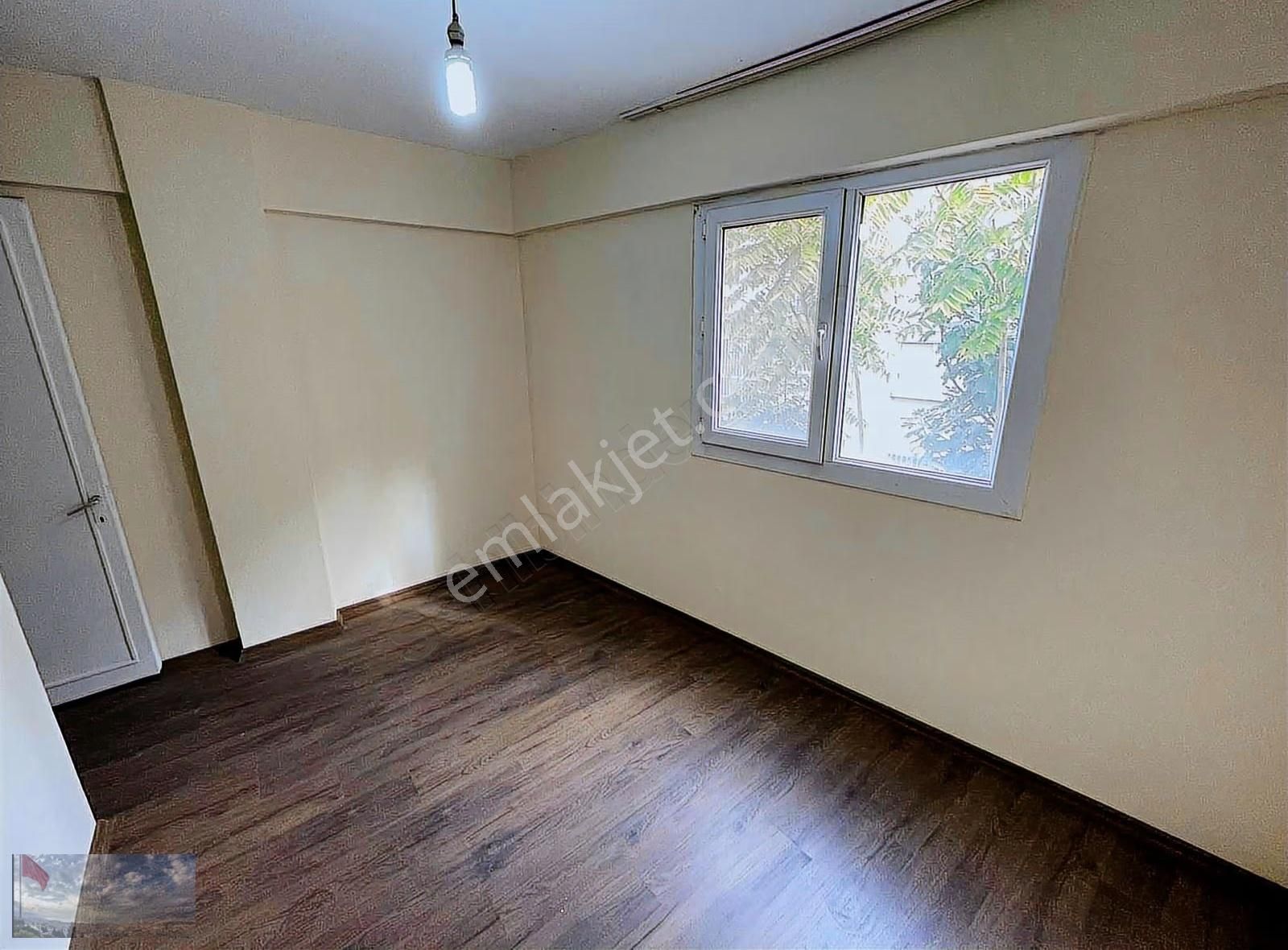 Satılık 2+1 Bayraklı Sevgi Yolunda İçerisi Yeni Tadilatlı - Görsel 4