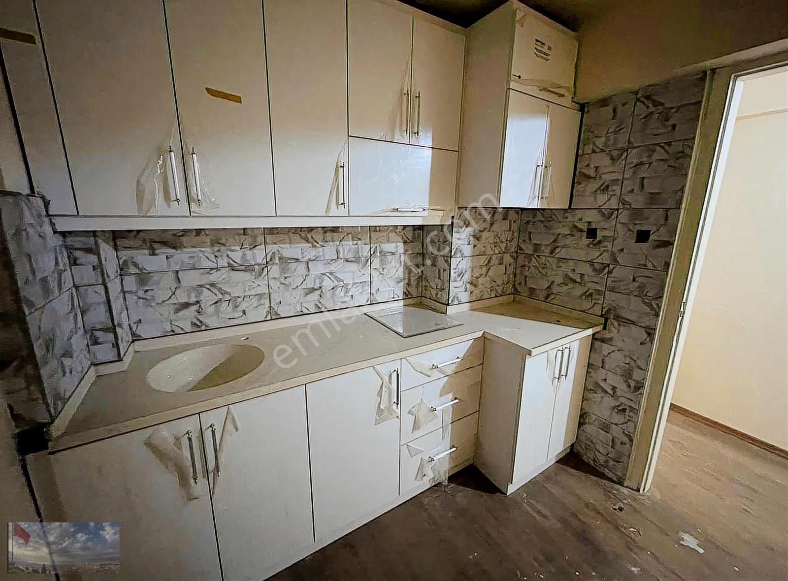 Satılık 2+1 Bayraklı Sevgi Yolunda İçerisi Yeni Tadilatlı - Görsel 31