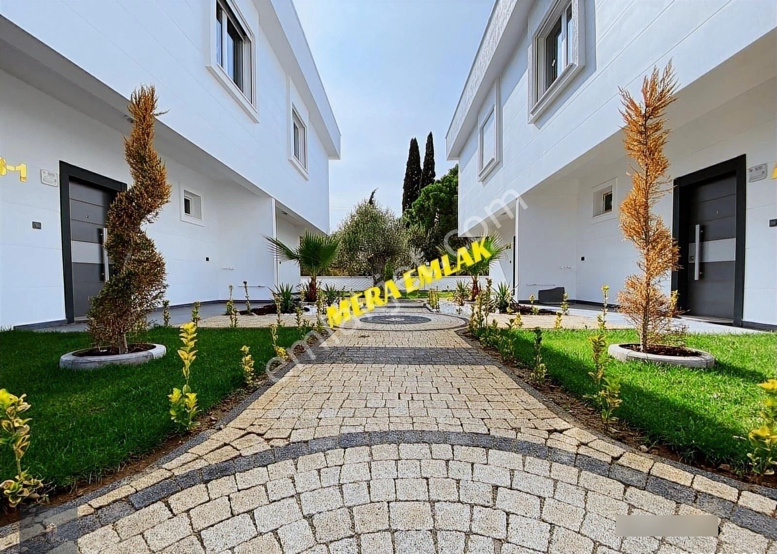 ▀▄mera Emlaktan Güre Mevki Teraslı 5+1 180m2 Bahçeli Lüx Villa - Görsel 32