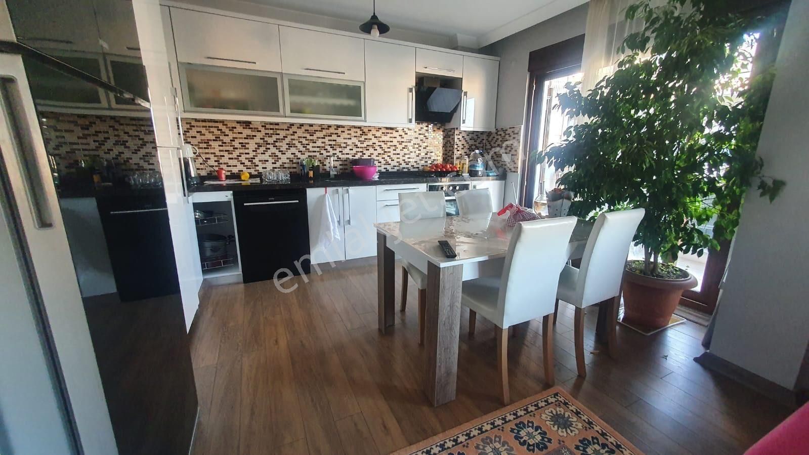 ▀mera Emlaktan Akçayda Denize 450 Metre 4+2 240m2 Dublex Daire - Görsel 23