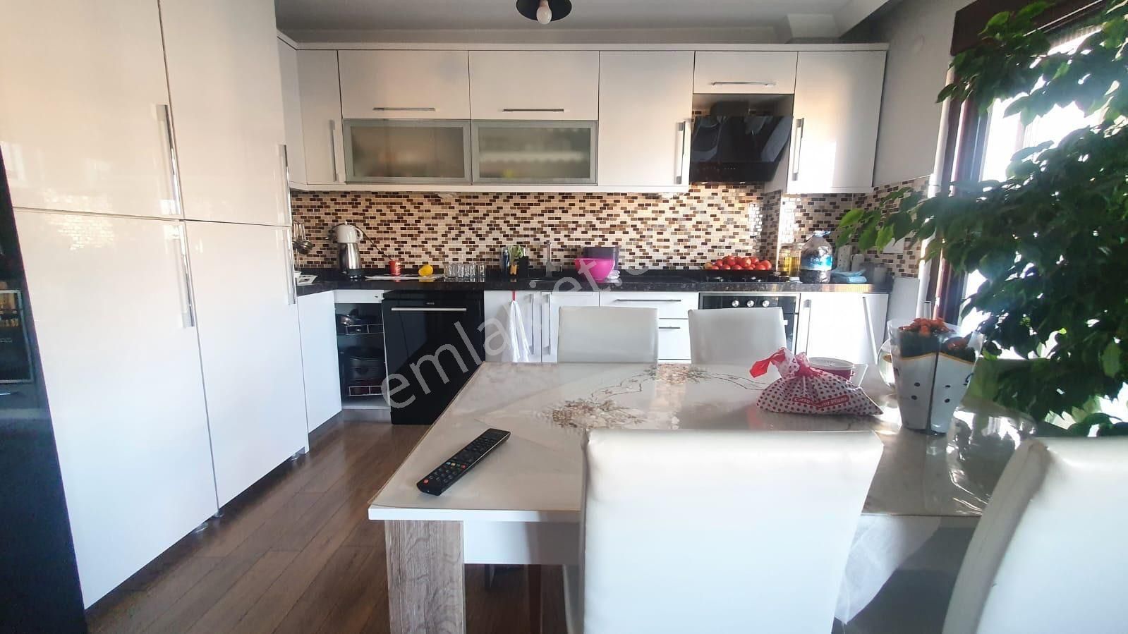 ▀mera Emlaktan Akçayda Denize 450 Metre 4+2 240m2 Dublex Daire - Görsel 12