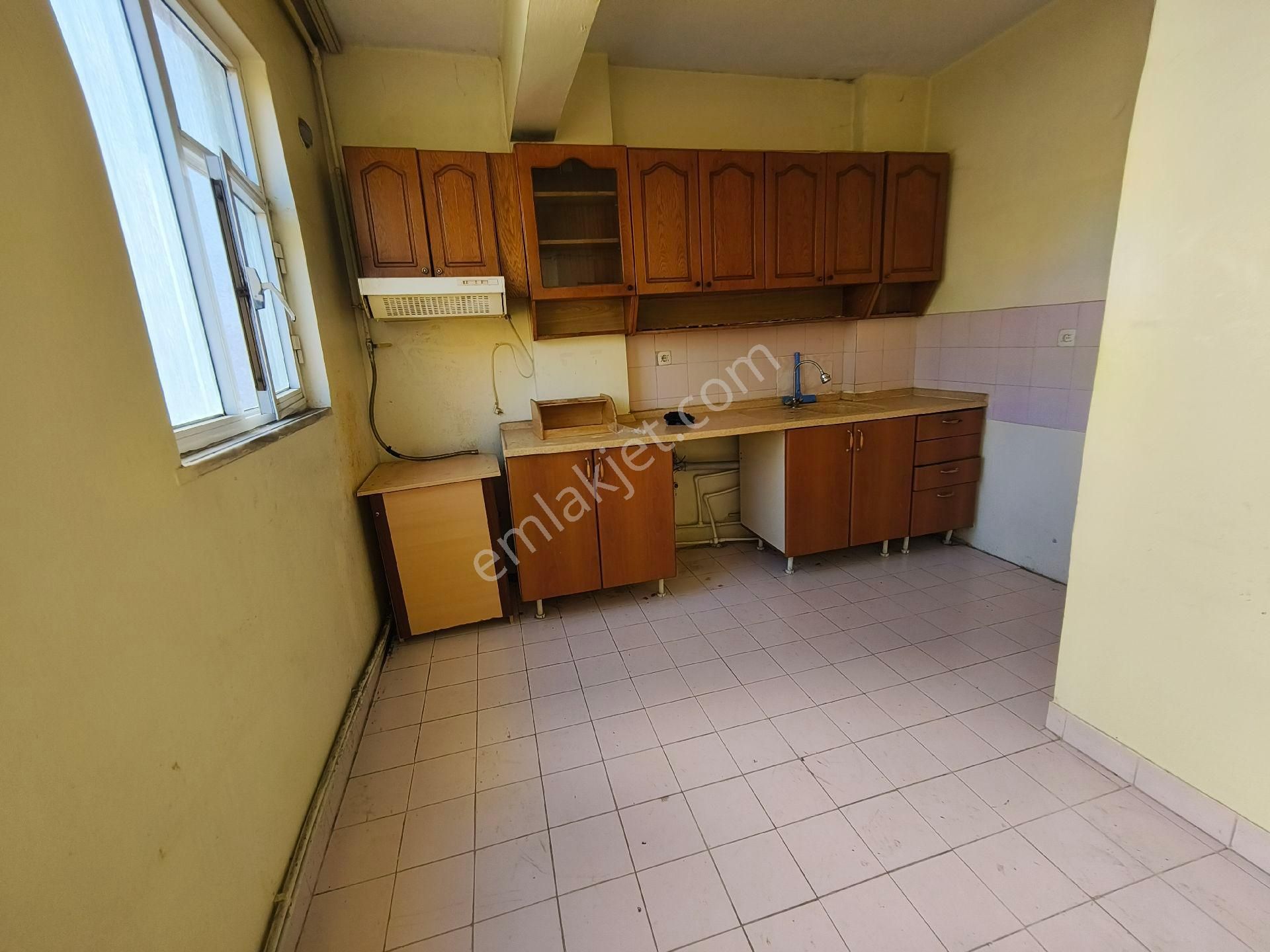 Güneyden Candan Sokakta 2+1.90m2 Kiralık Daire