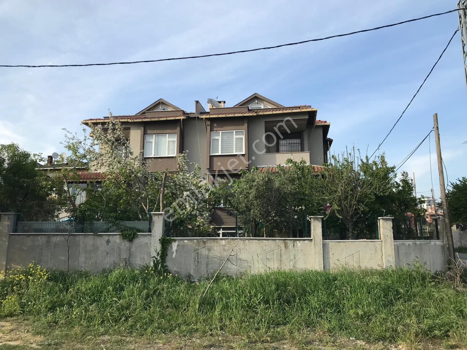 Büyükçekmece Kamiloba Satılık Villa Tripleks