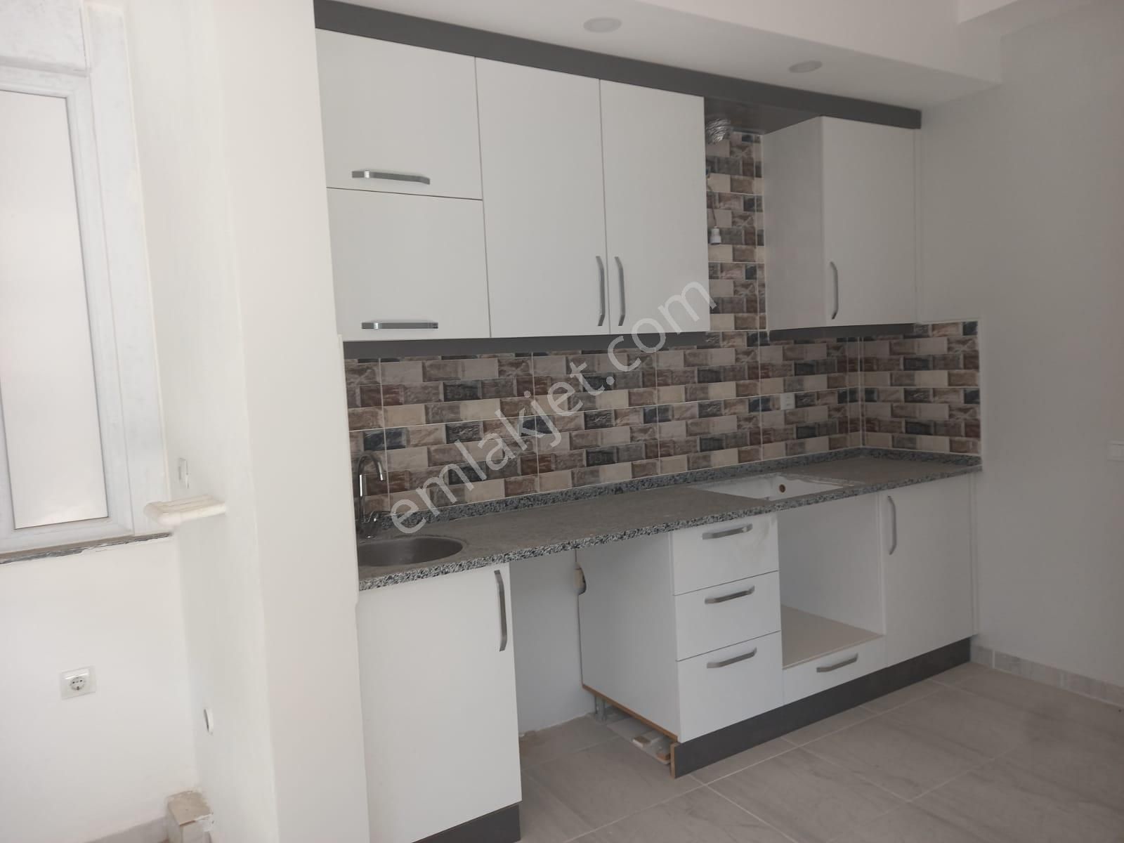 Mevlana Kavşağı Yakını Katta Her Şeyi Ayrı 2+1