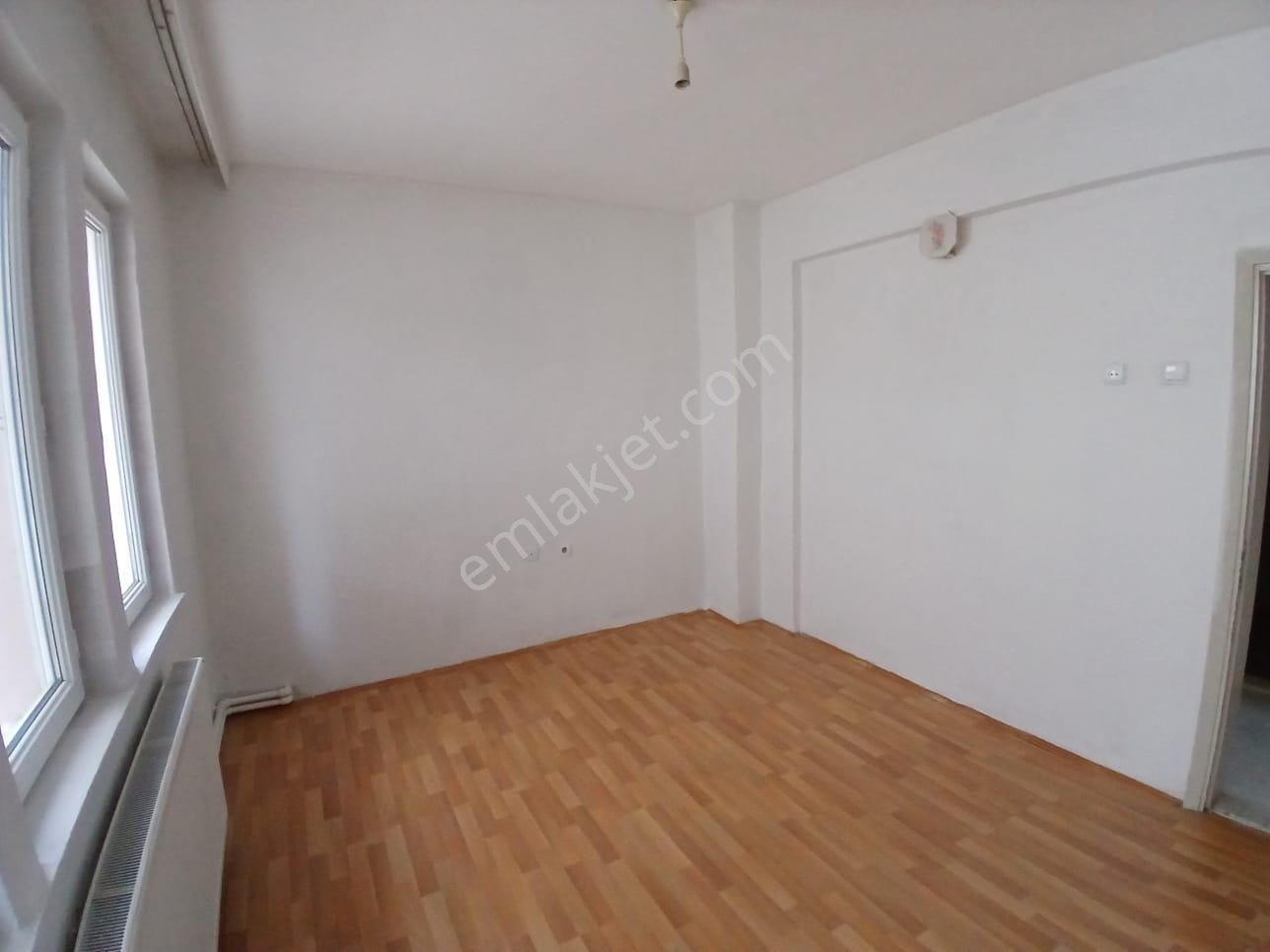 Akçay Emlak'tan Akşehir Park Hayat Hastahanesi Karşısı Birinci Kat Doğalgazlı Kiralık 3+1 Daire - Görsel 14