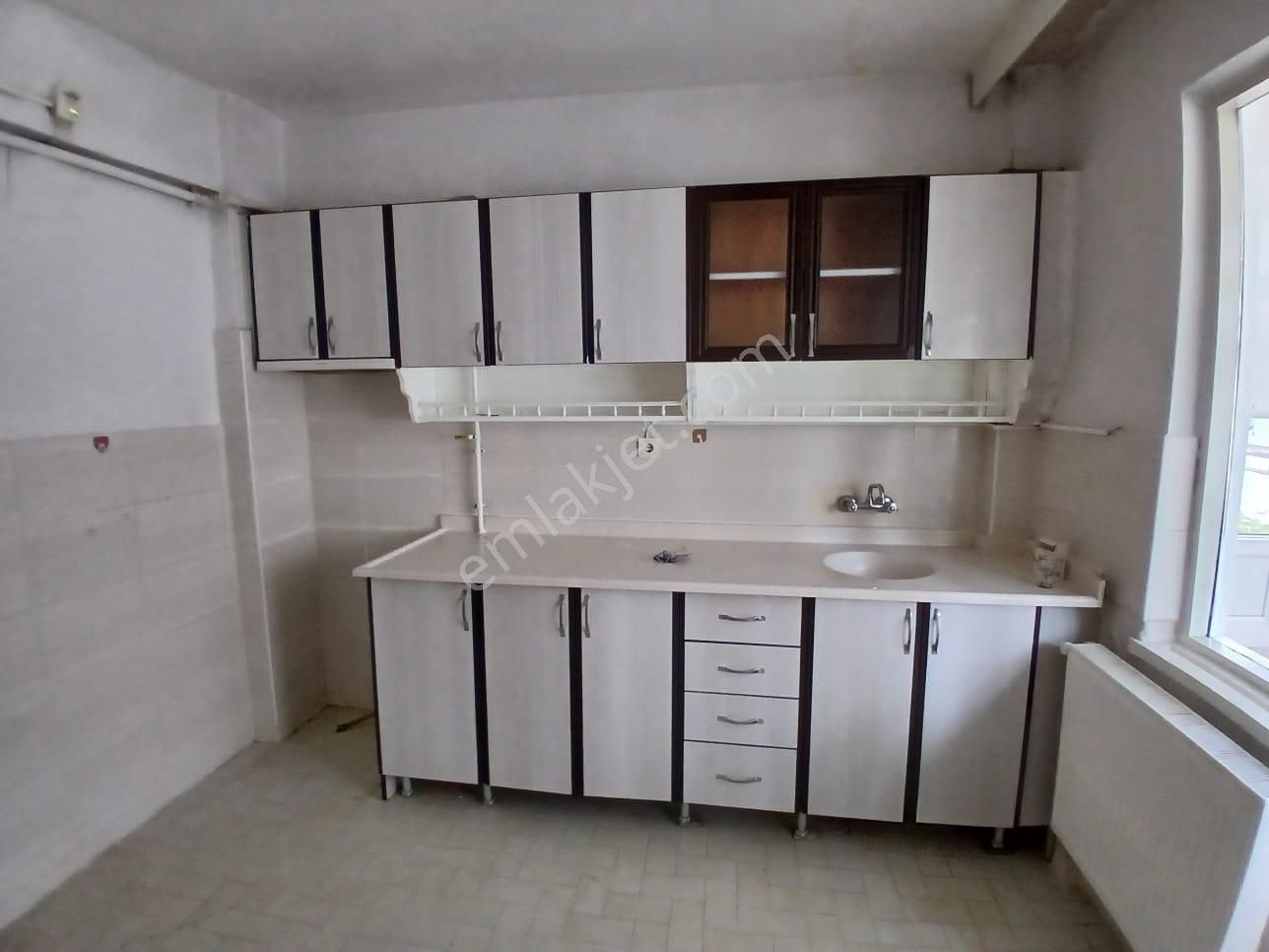 Akçay Emlak'tan Akşehir Park Hayat Hastahanesi Karşısı Birinci Kat Doğalgazlı Kiralık 3+1 Daire - Görsel 33