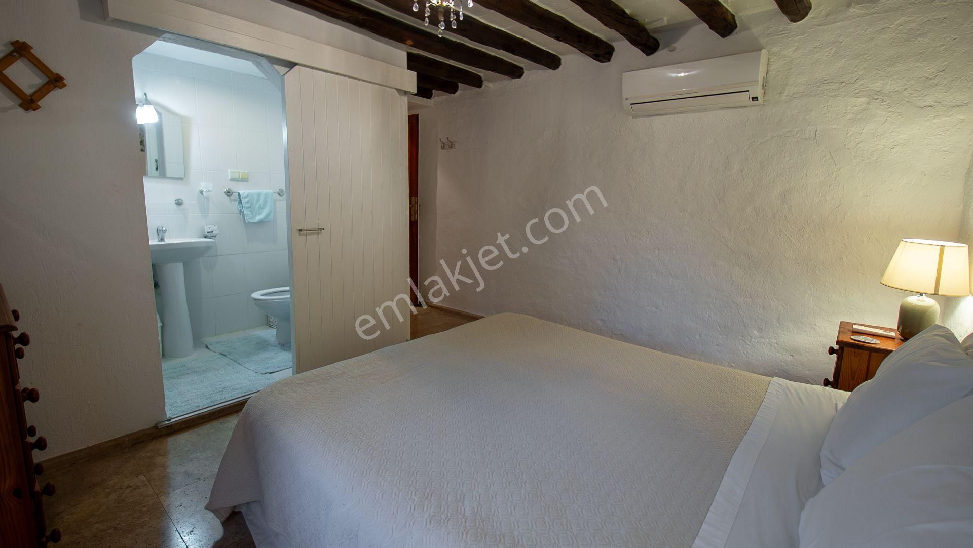 Ilıca'da Satılık Havuzlu 4+1 Taş Villa - Görsel 27