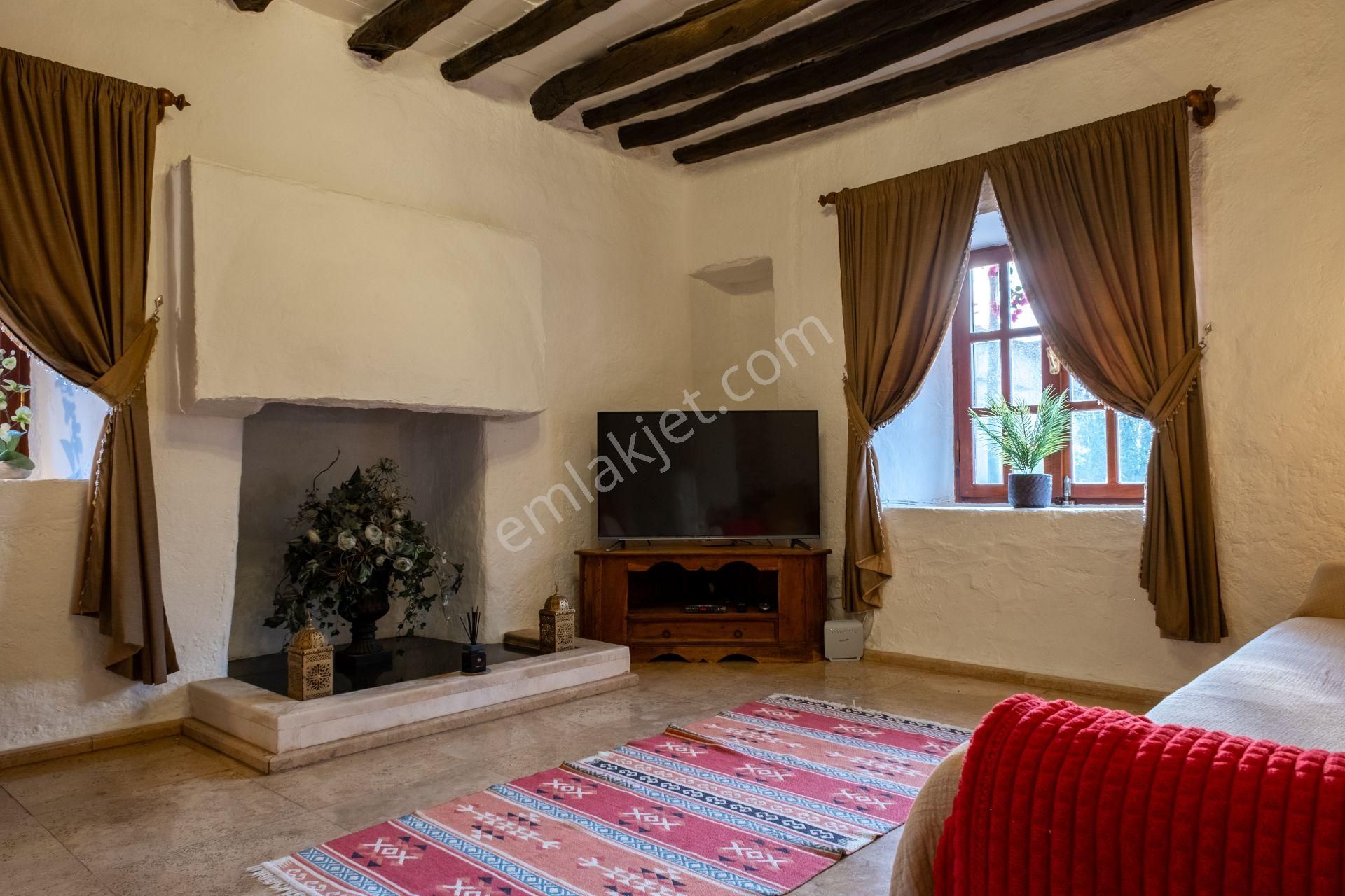 Ilıca'da Satılık Havuzlu 4+1 Taş Villa - Görsel 15