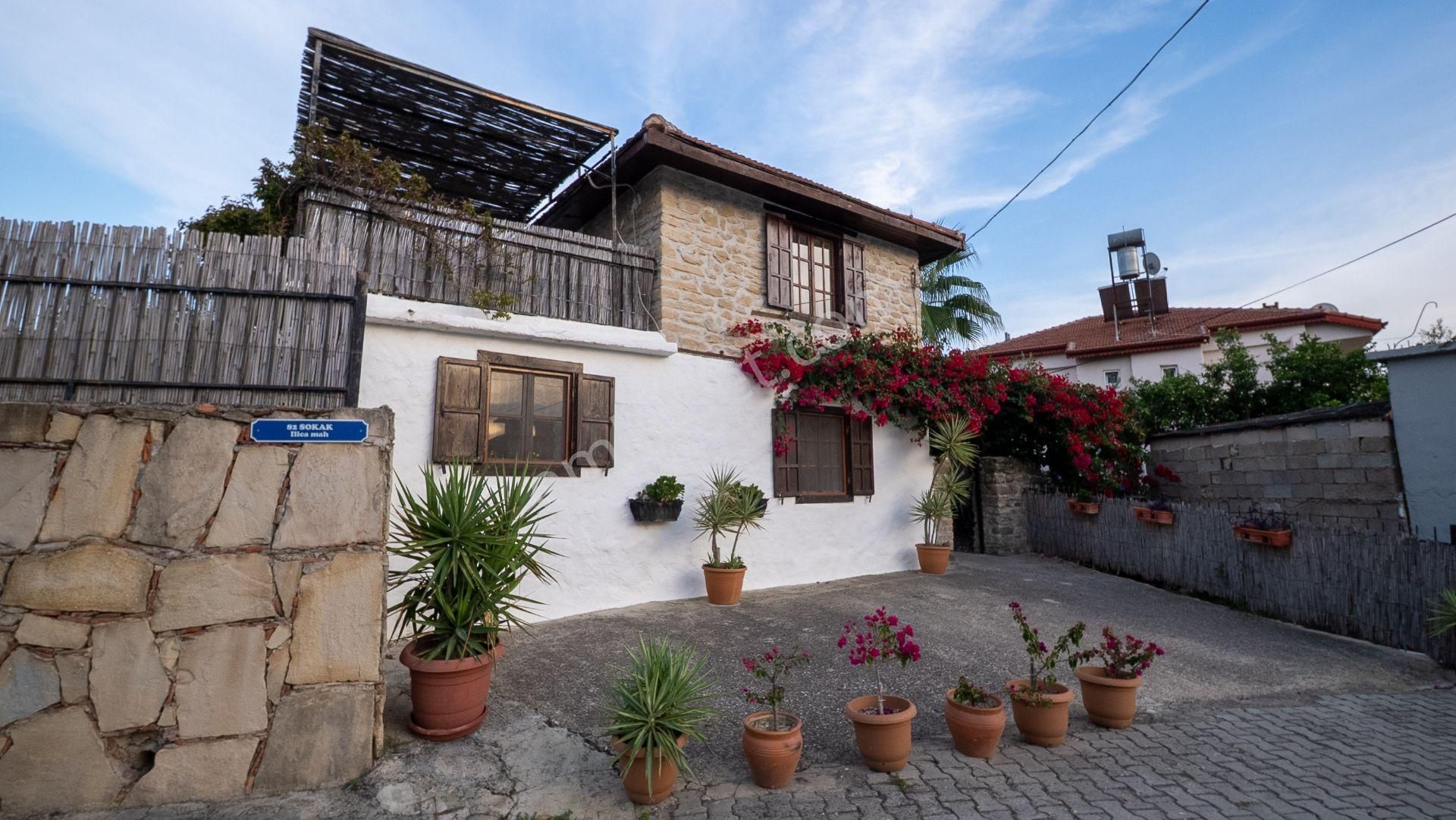 Ilıca'da Satılık Havuzlu 4+1 Taş Villa - Görsel 12