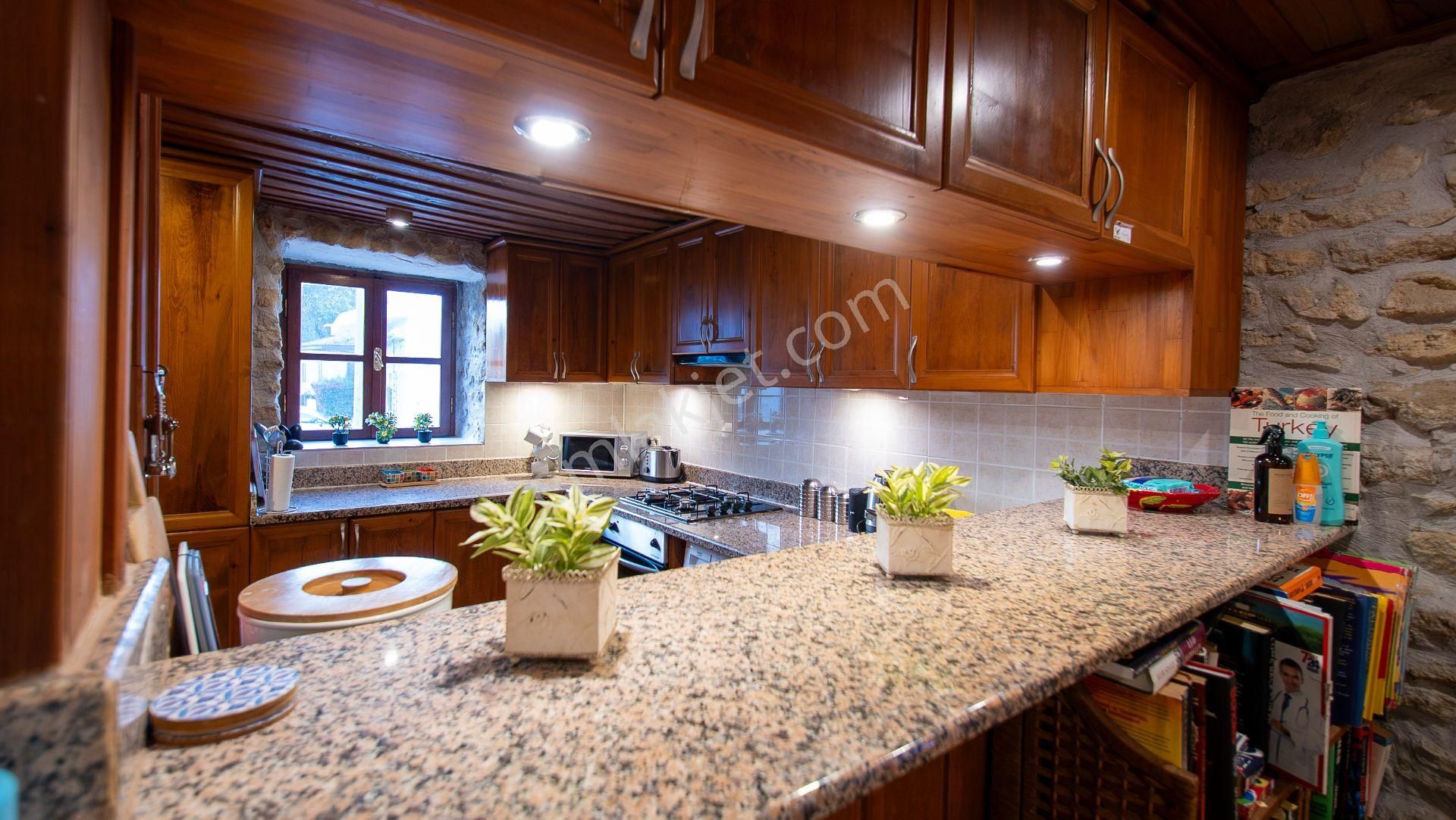 Ilıca'da Satılık Havuzlu 4+1 Taş Villa - Görsel 14