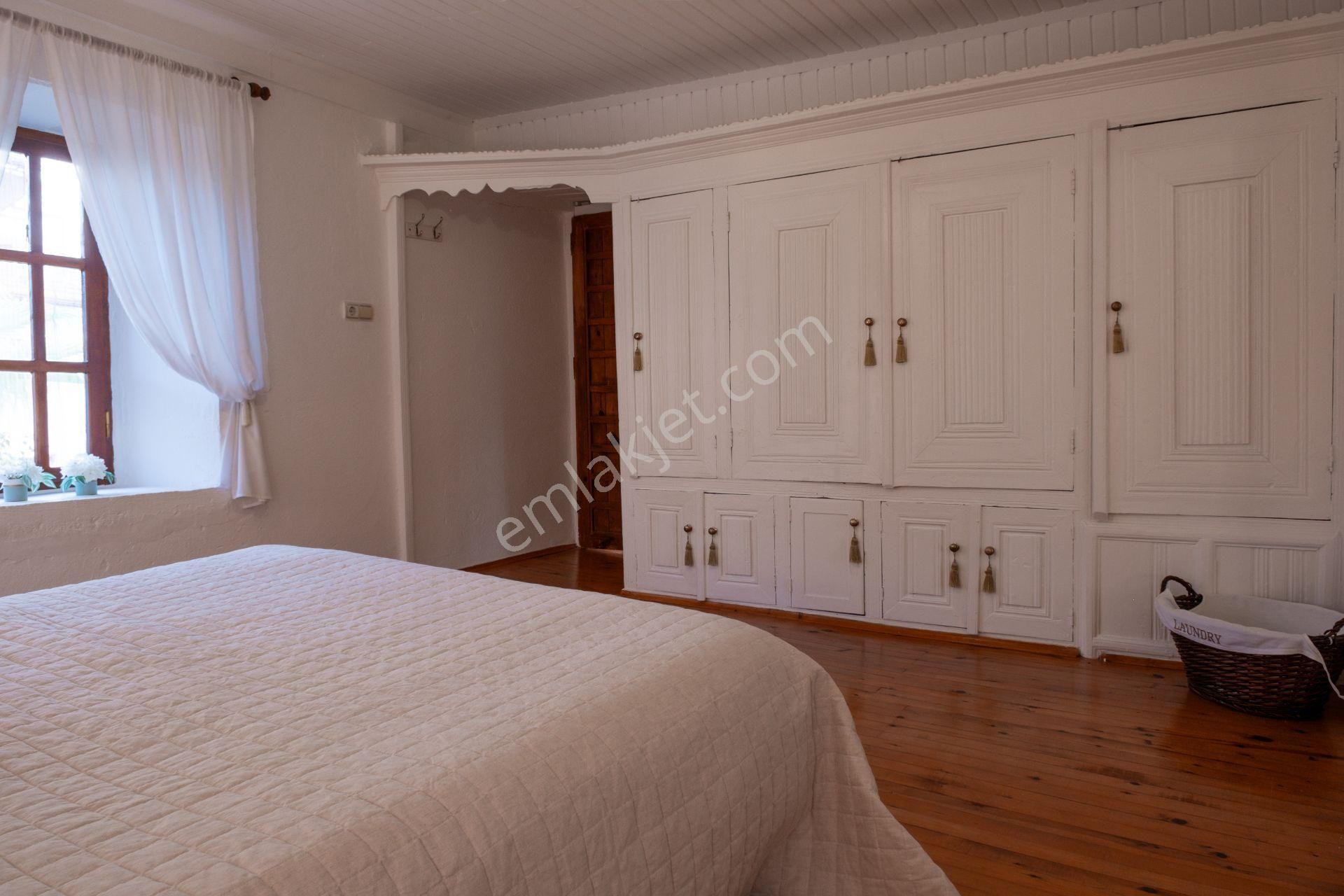 Ilıca'da Satılık Havuzlu 4+1 Taş Villa - Görsel 9