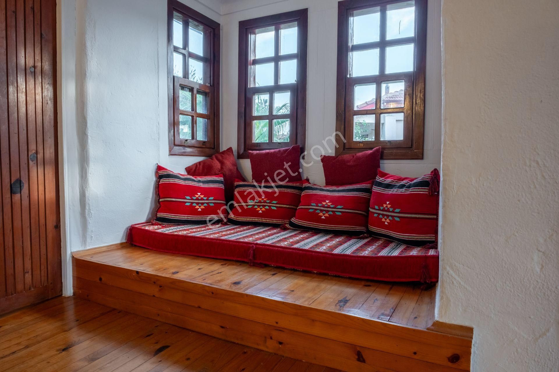 Ilıca'da Satılık Havuzlu 4+1 Taş Villa - Görsel 11