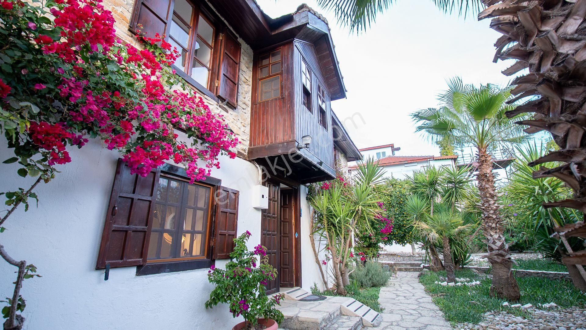 Ilıca'da Satılık Havuzlu 4+1 Taş Villa - Görsel 22