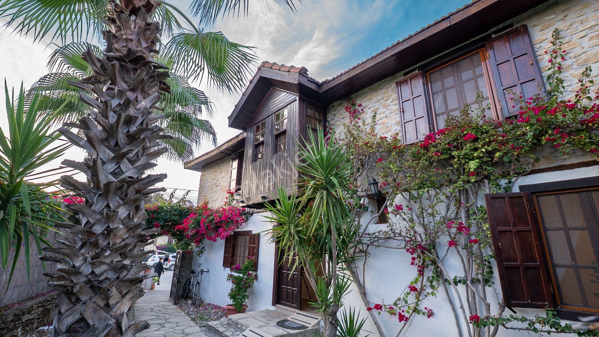 Ilıca'da Satılık Havuzlu 4+1 Taş Villa - Görsel 23