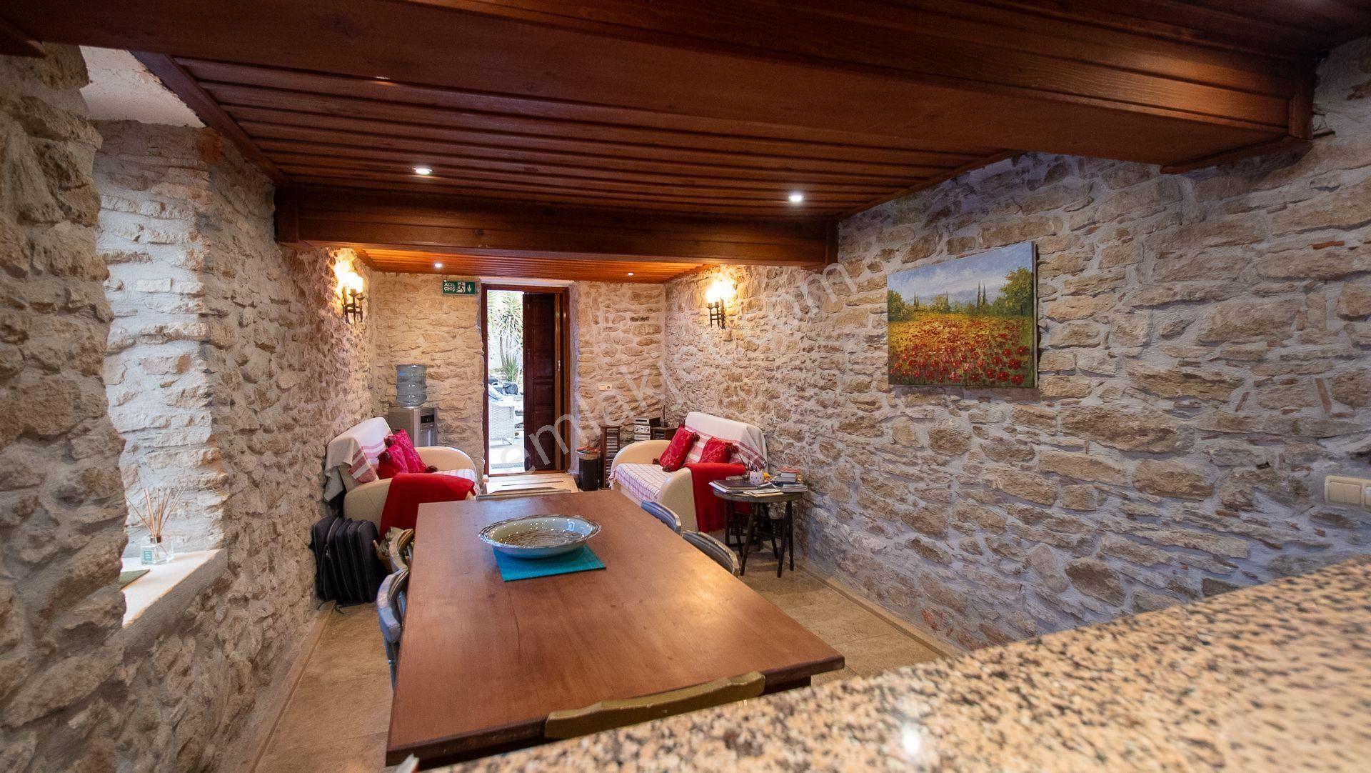 Ilıca'da Satılık Havuzlu 4+1 Taş Villa - Görsel 19