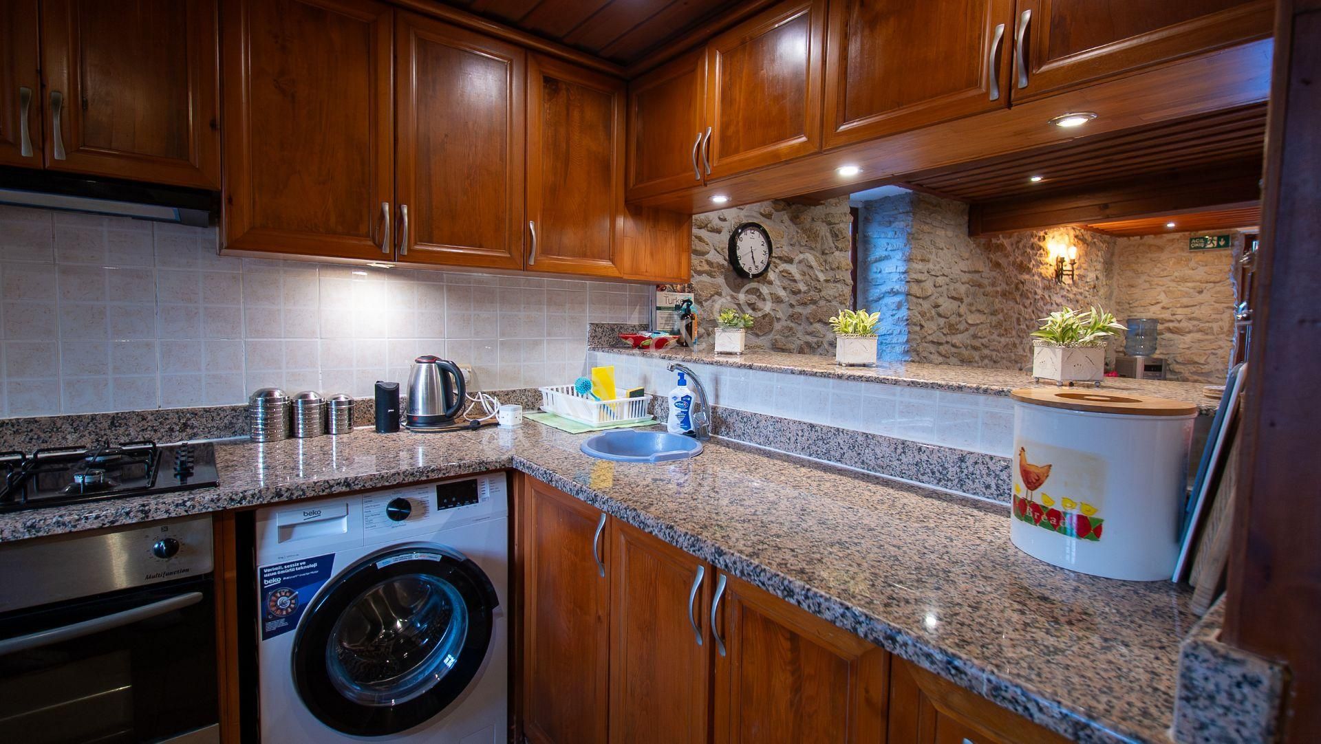 Ilıca'da Satılık Havuzlu 4+1 Taş Villa - Görsel 13