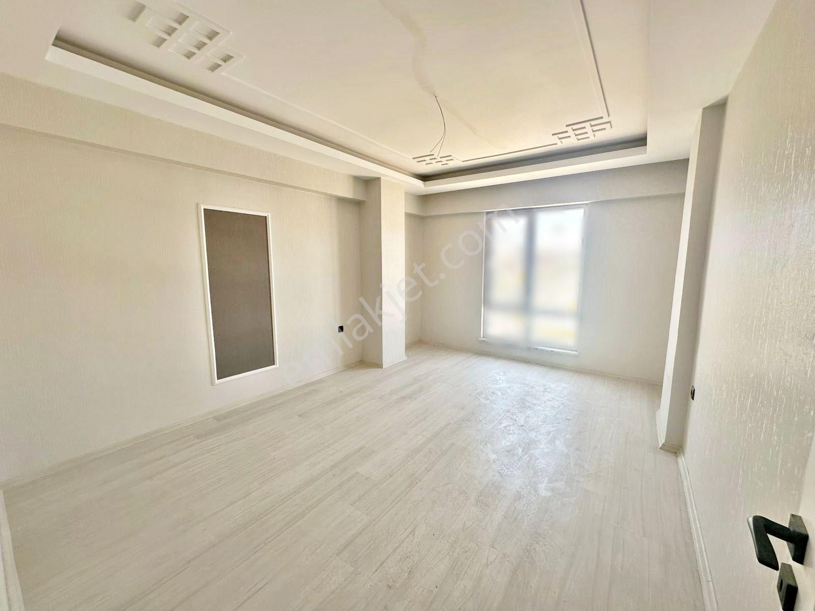 Belkız'da Cadde Üzeri Sıfır !yemek Odalı Cam Balkonlu U.lüx3.5+1 - Görsel 13