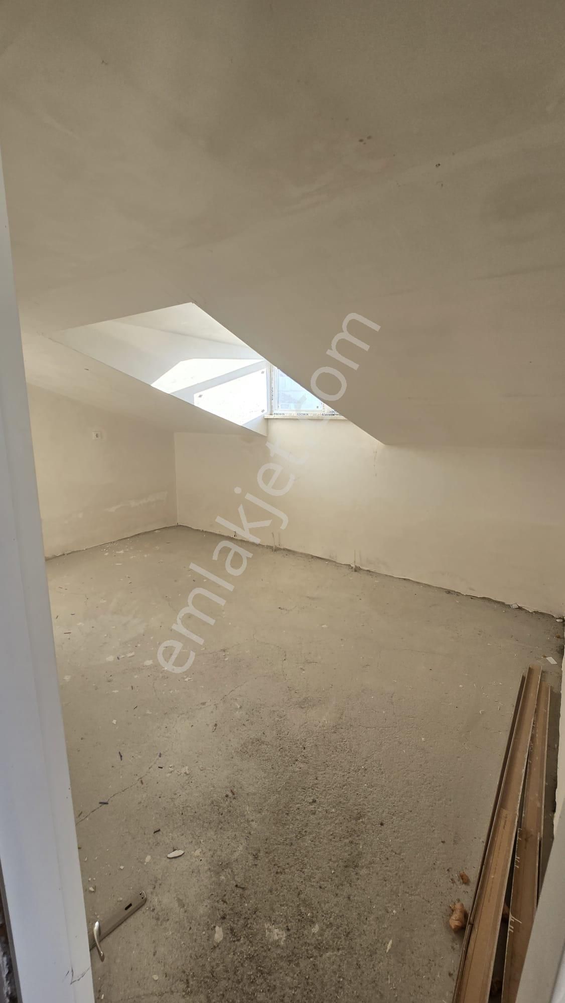 Büyükçekmece Pınartepe Mah. 140 M² Site İçi 4+1 Kelepir Natamam Dubleks Daire - Görsel 9