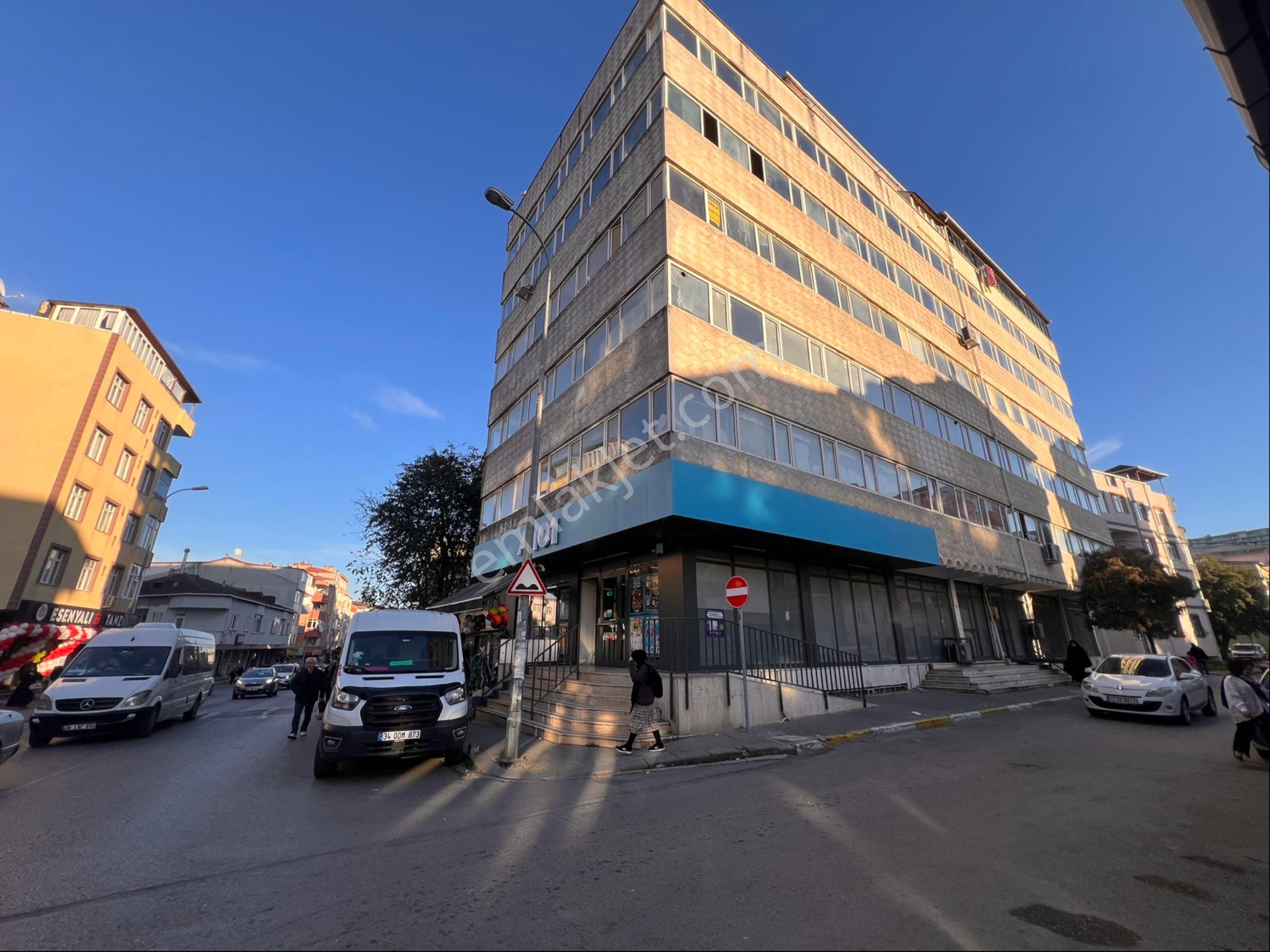 1453yapıdan Mutfak-çift Wc-asansörlü 3. Kat Kiralık 350m2 İşyeri - Görsel 3