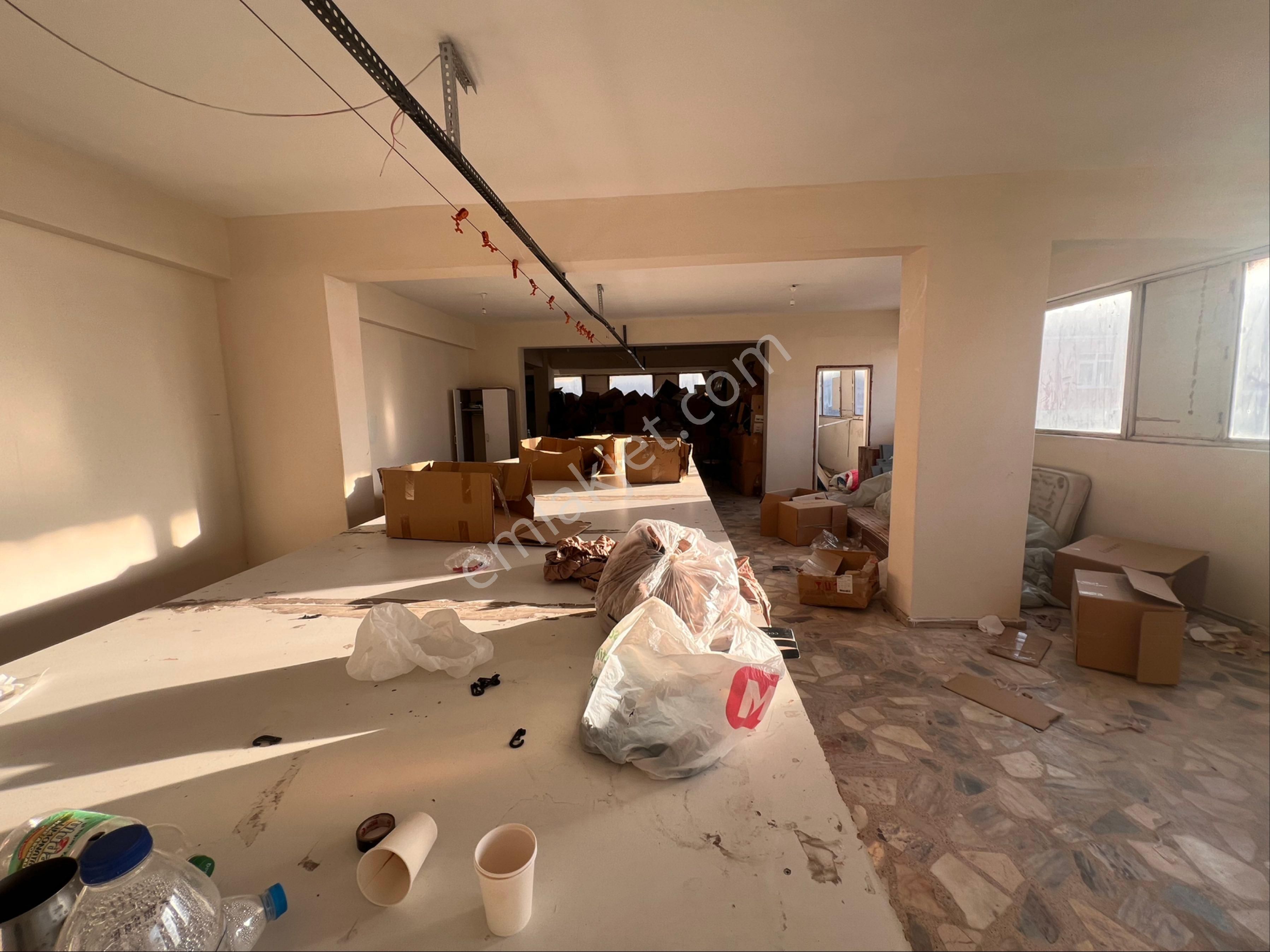 1453yapıdan Mutfak-çift Wc-asansörlü 3. Kat Kiralık 350m2 İşyeri - Görsel 15