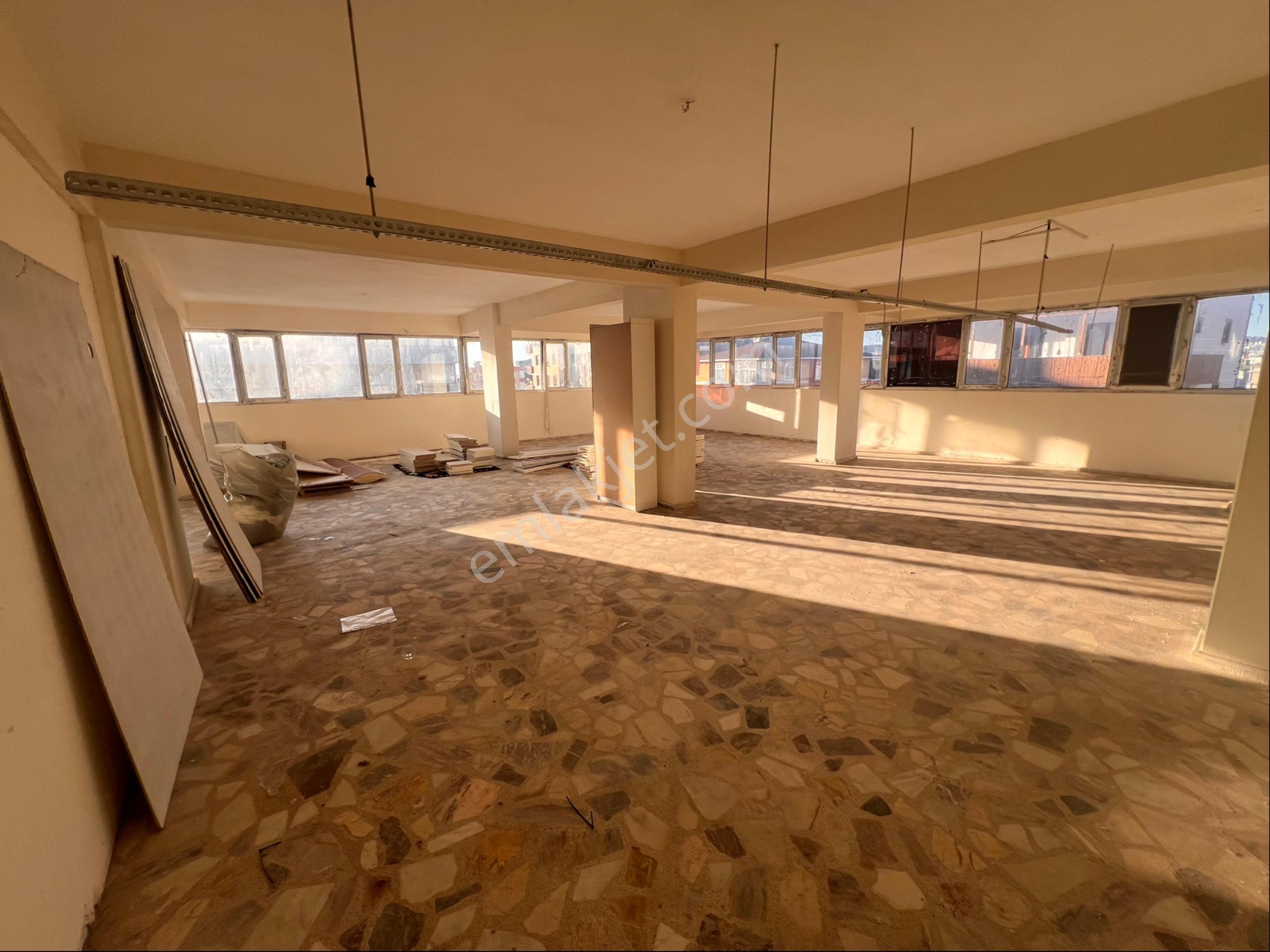 1453yapıdan Mutfak-çift Wc-asansörlü 3. Kat Kiralık 350m2 İşyeri - Görsel 7