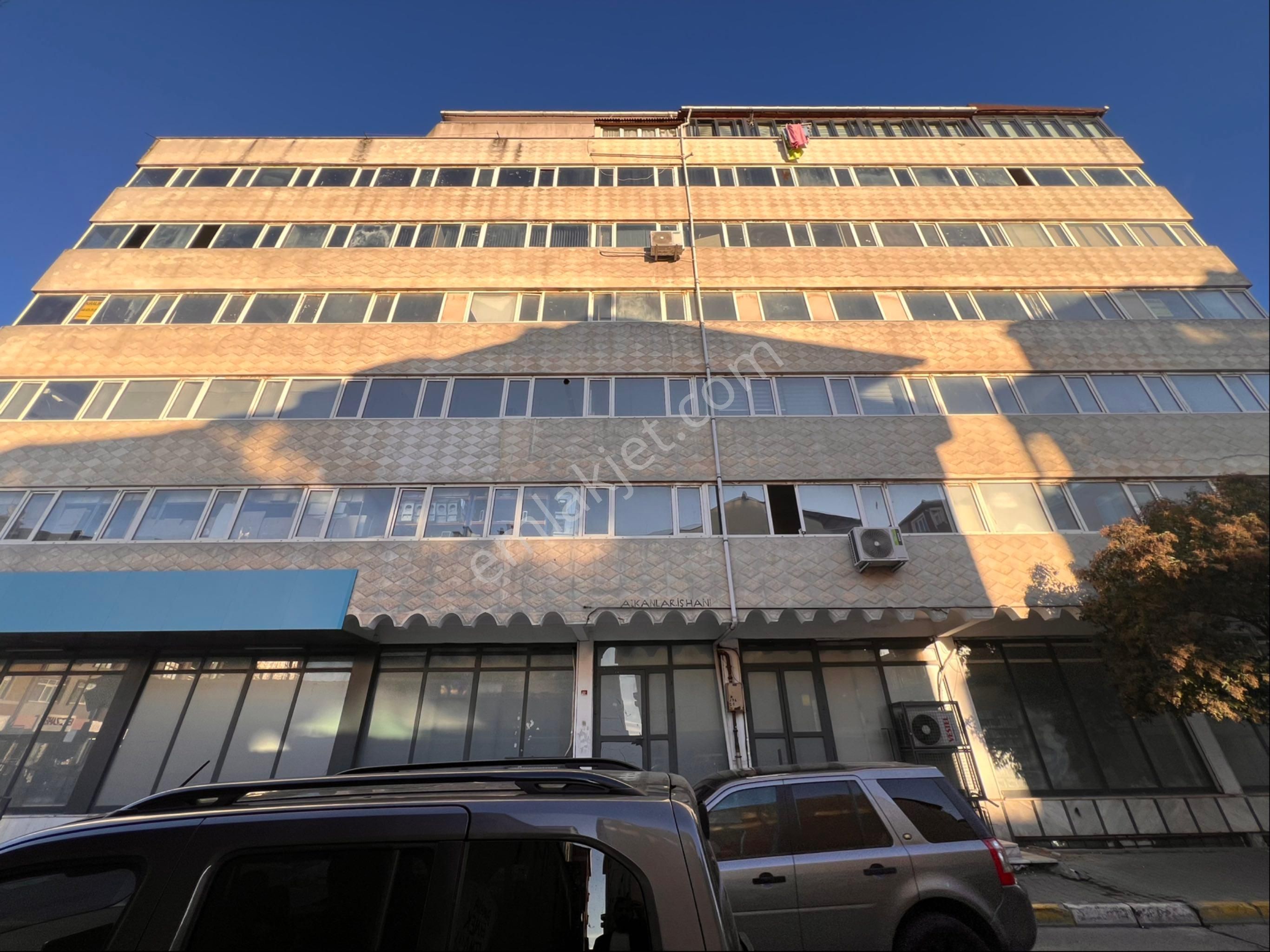 1453yapıdan Mutfak-çift Wc-asansörlü 3. Kat Kiralık 350m2 İşyeri