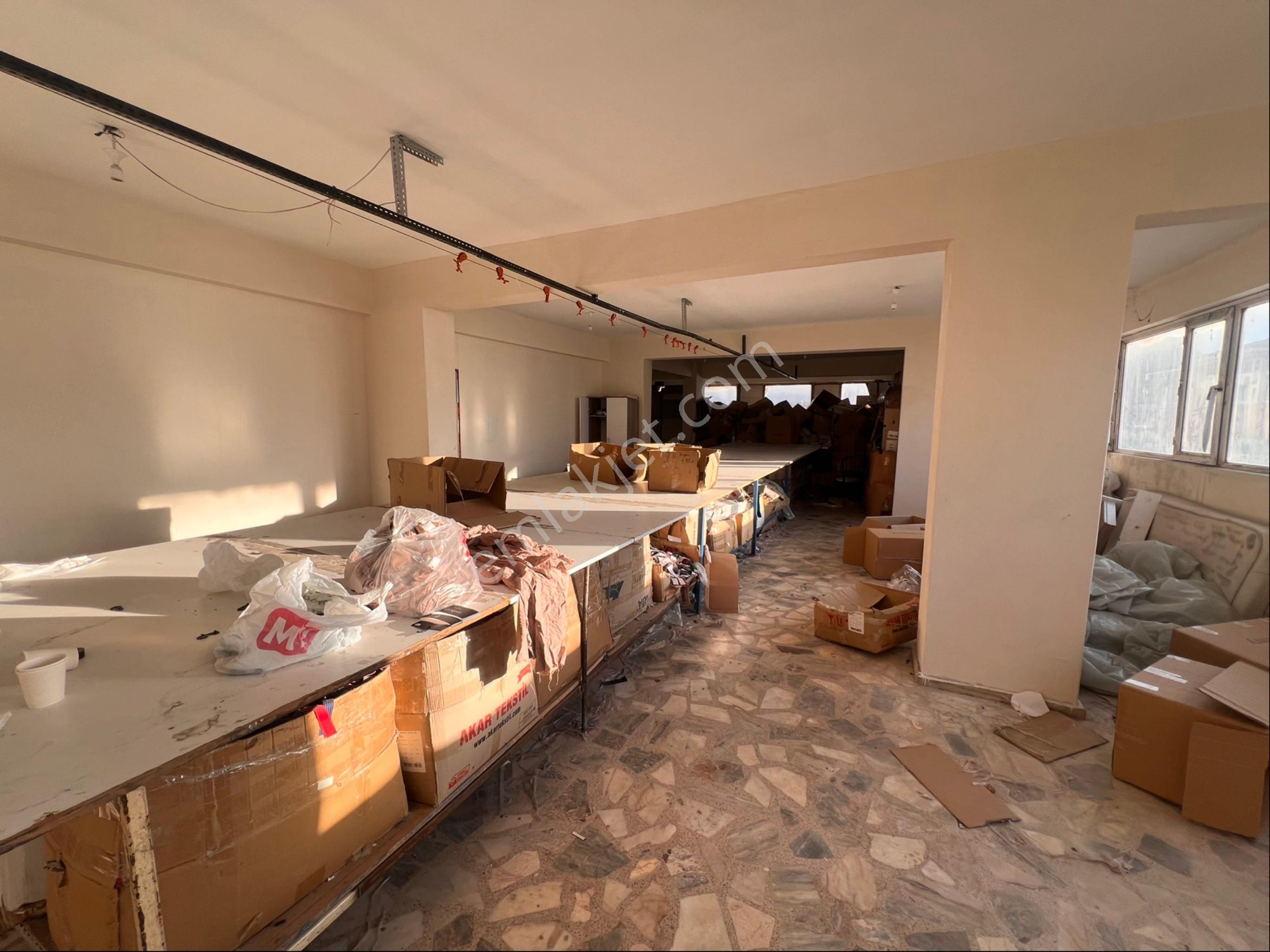 1453yapıdan Mutfak-çift Wc-asansörlü 3. Kat Kiralık 350m2 İşyeri - Görsel 14