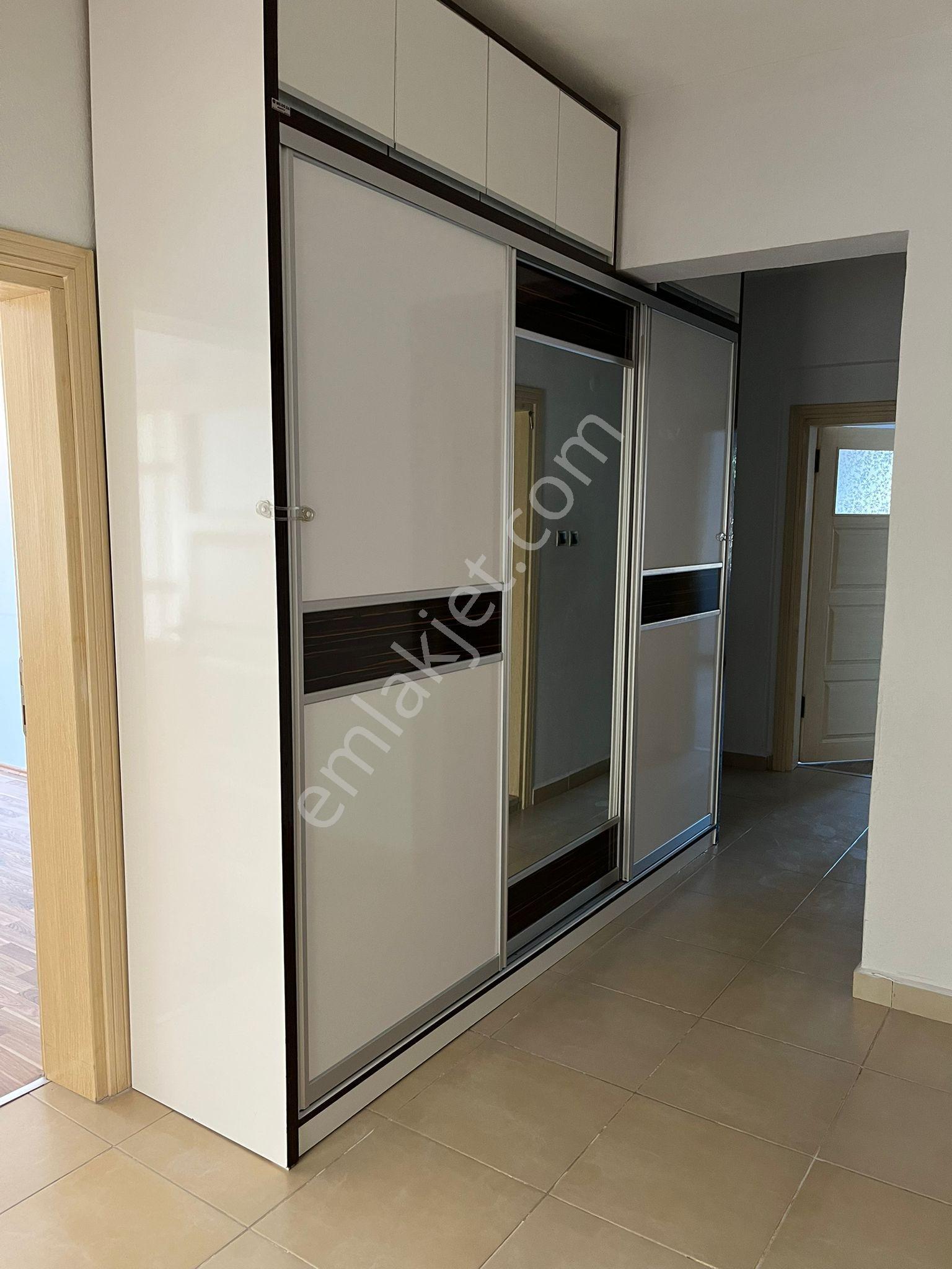 Kafeler Cad. Nezih Site İçi 120 M² Aydınlık 3+1 Tadilatlı + Depo - Görsel 12