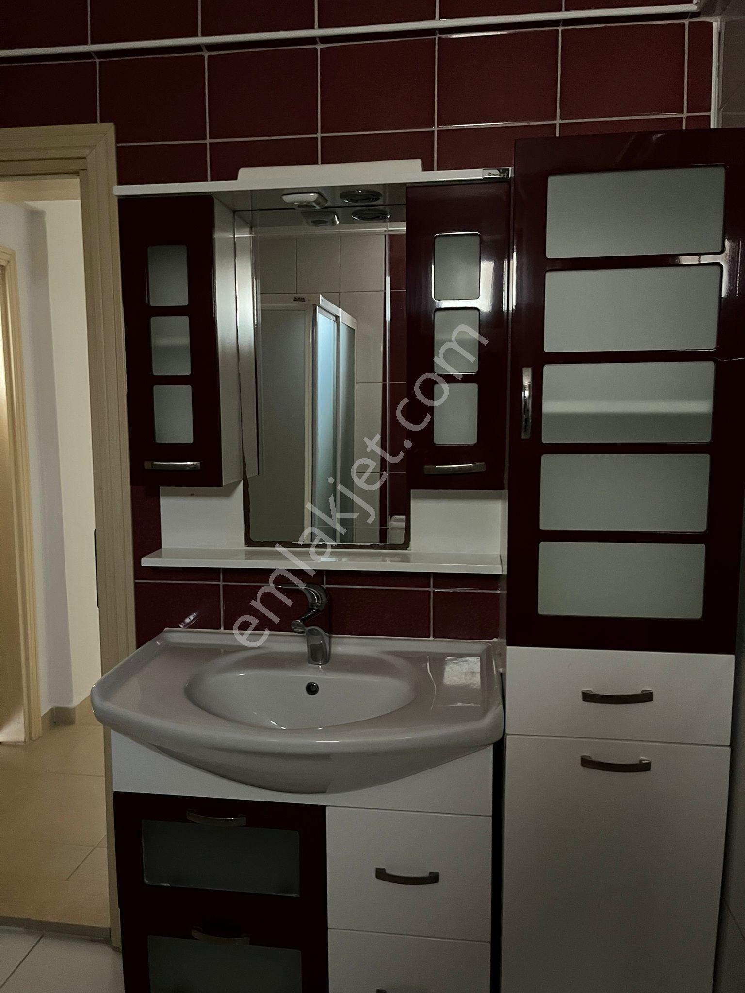 Kafeler Cad. Nezih Site İçi 120 M² Aydınlık 3+1 Tadilatlı + Depo - Görsel 20