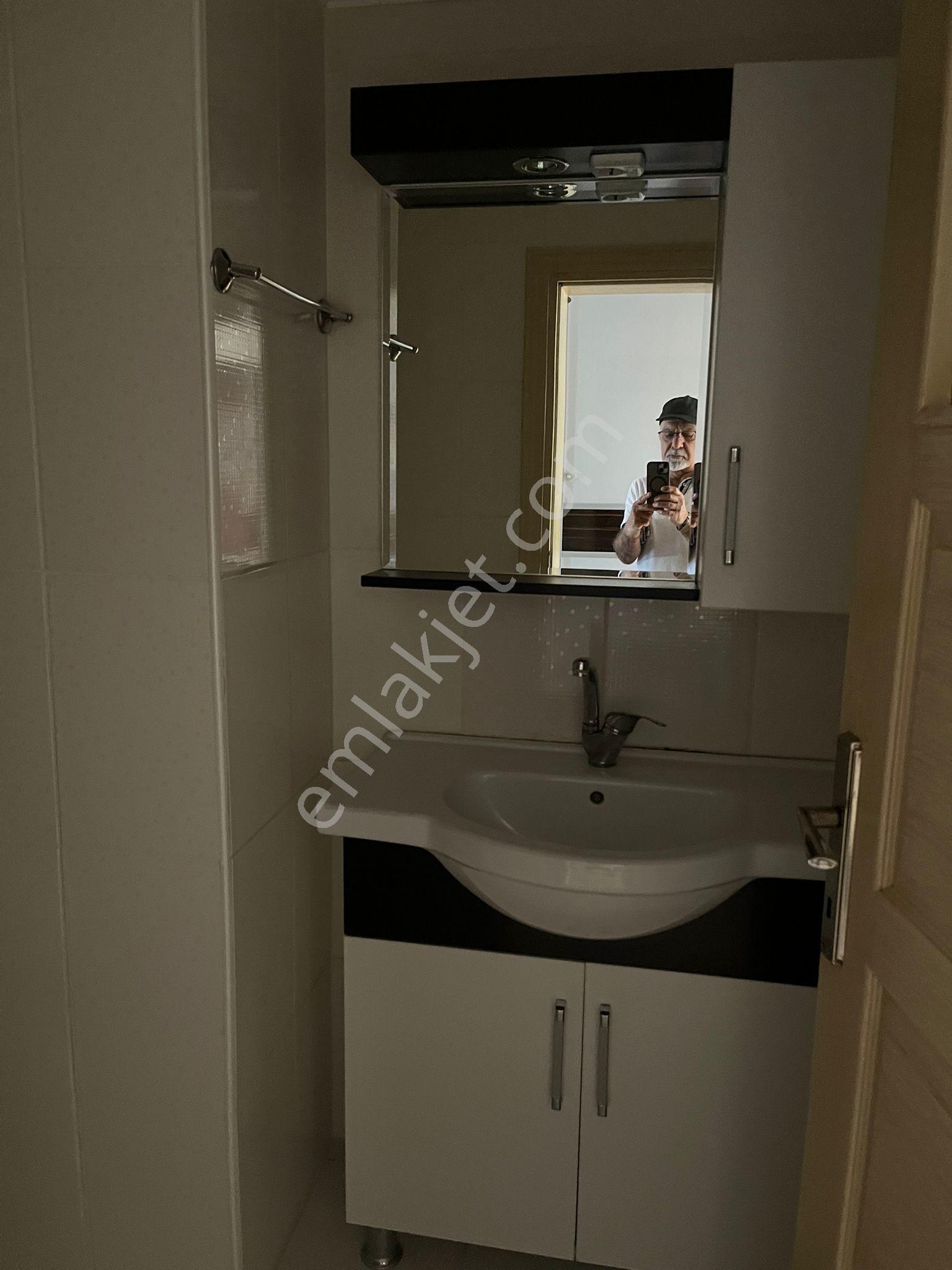 Kafeler Cad. Nezih Site İçi 120 M² Aydınlık 3+1 Tadilatlı + Depo - Görsel 16