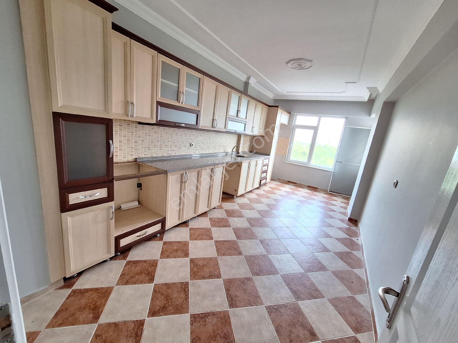 Antalya Konyaaltı Akkuyu Mahallesinde Doğalgaz Kombili Ara Katta 3+1daire - Görsel 11