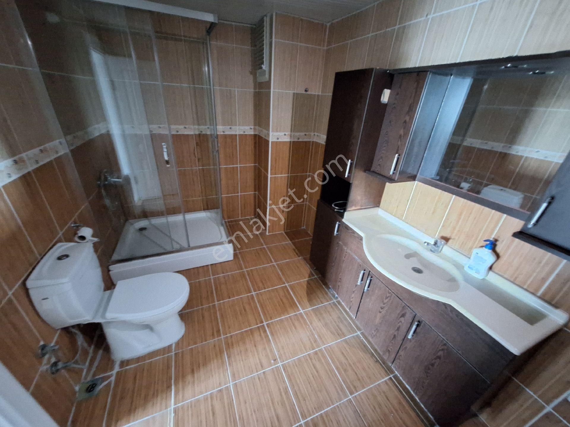 Antalya Konyaaltı Akkuyu Mahallesinde Doğalgaz Kombili Ara Katta 3+1daire - Görsel 32