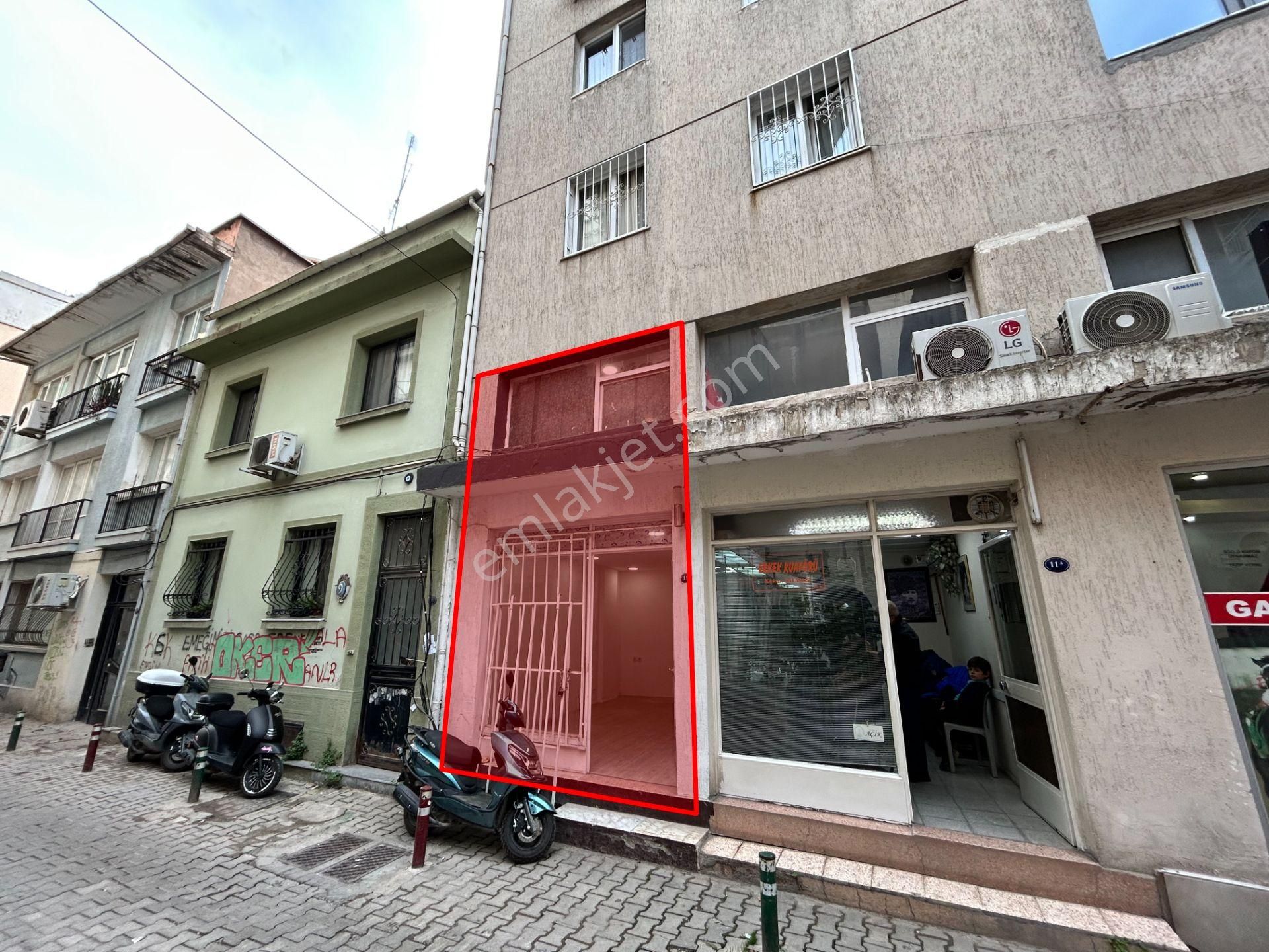 Donanmacı'da Caddeye Yakın 2.73 M Cepheli Kiralık Dükkan