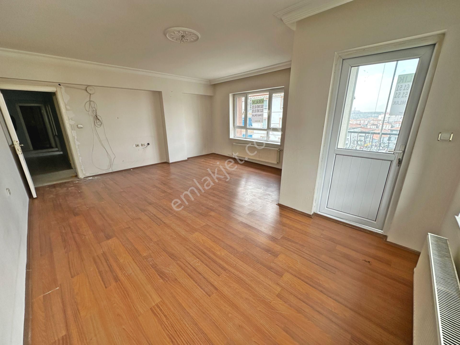 Hürel Mahallesinde Ara Katta Ön Cephede Manzaralı 3+1 Kiralık Daire - Görsel 3