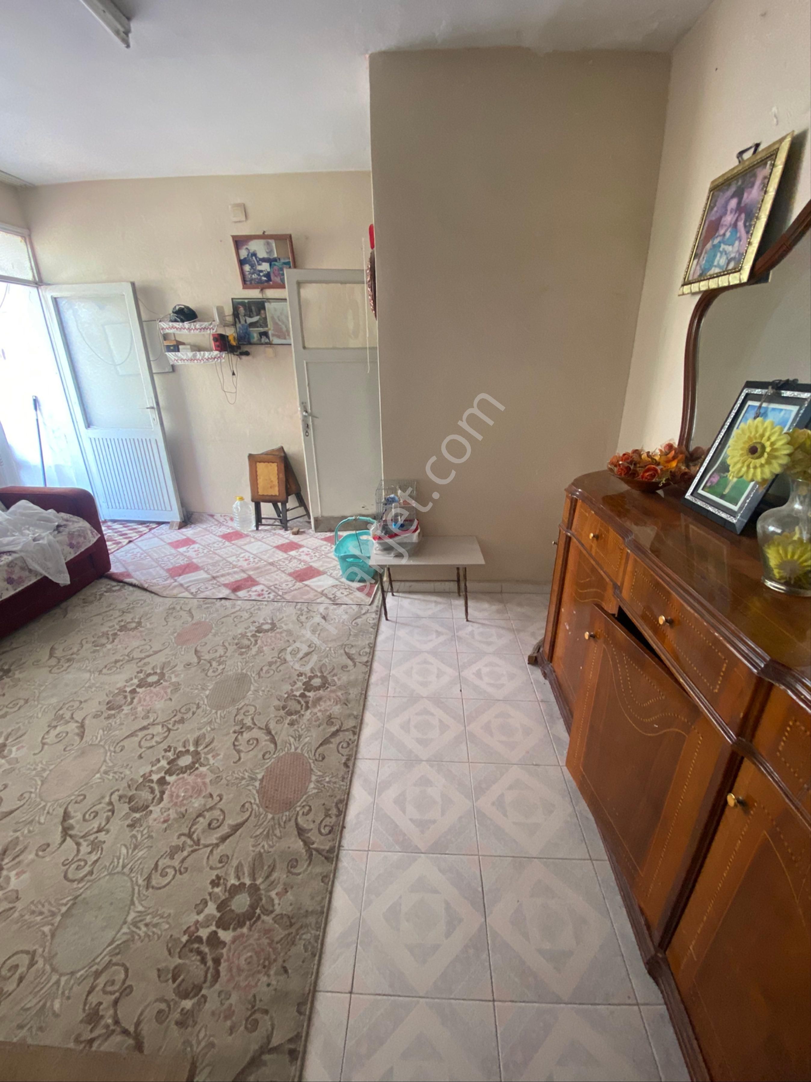 Yeşilevler De Altı Dükkan Üstü 3+1 Daire Satılık Müstakil Ev - Görsel 12