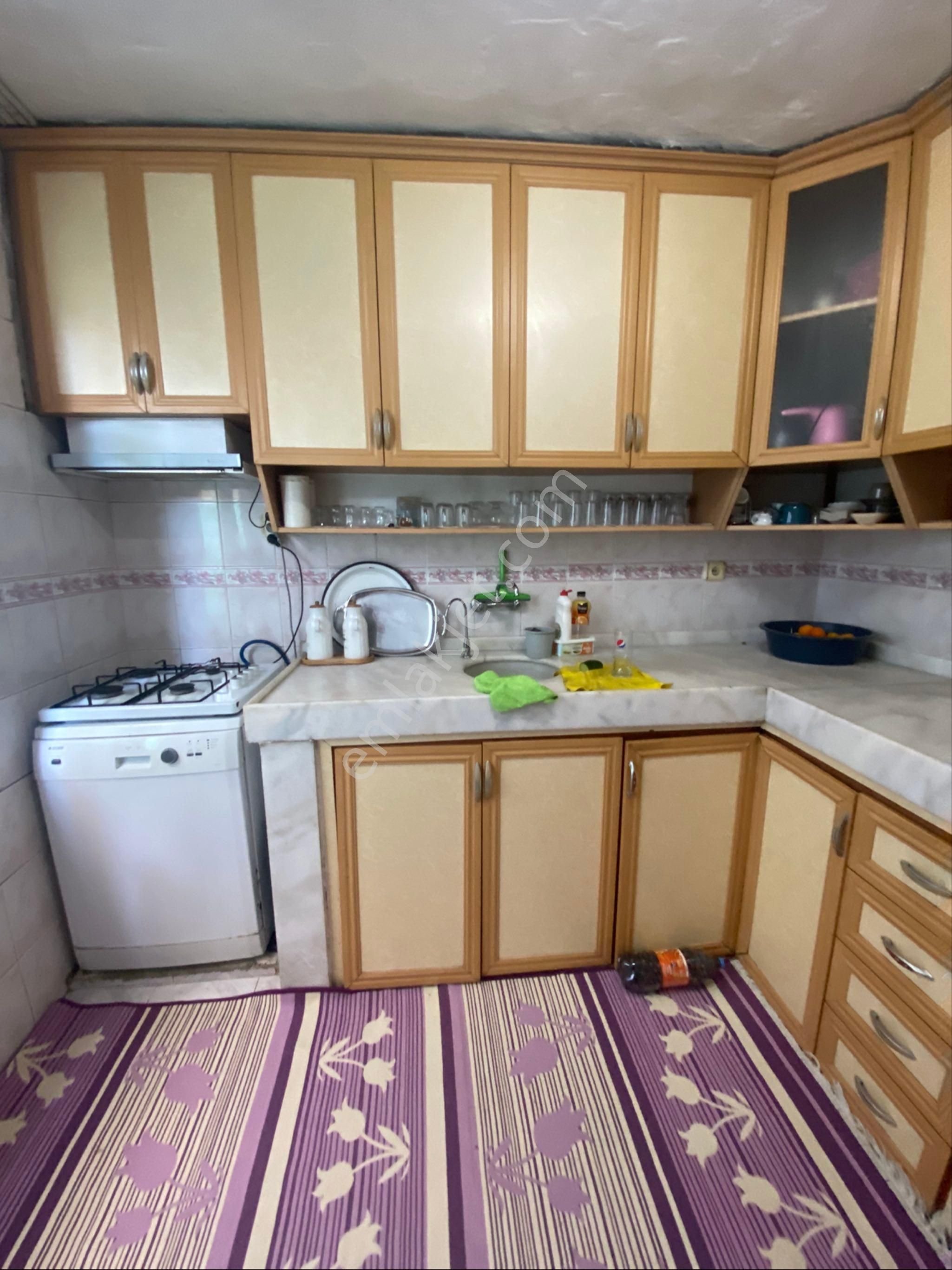 Yeşilevler De Altı Dükkan Üstü 3+1 Daire Satılık Müstakil Ev