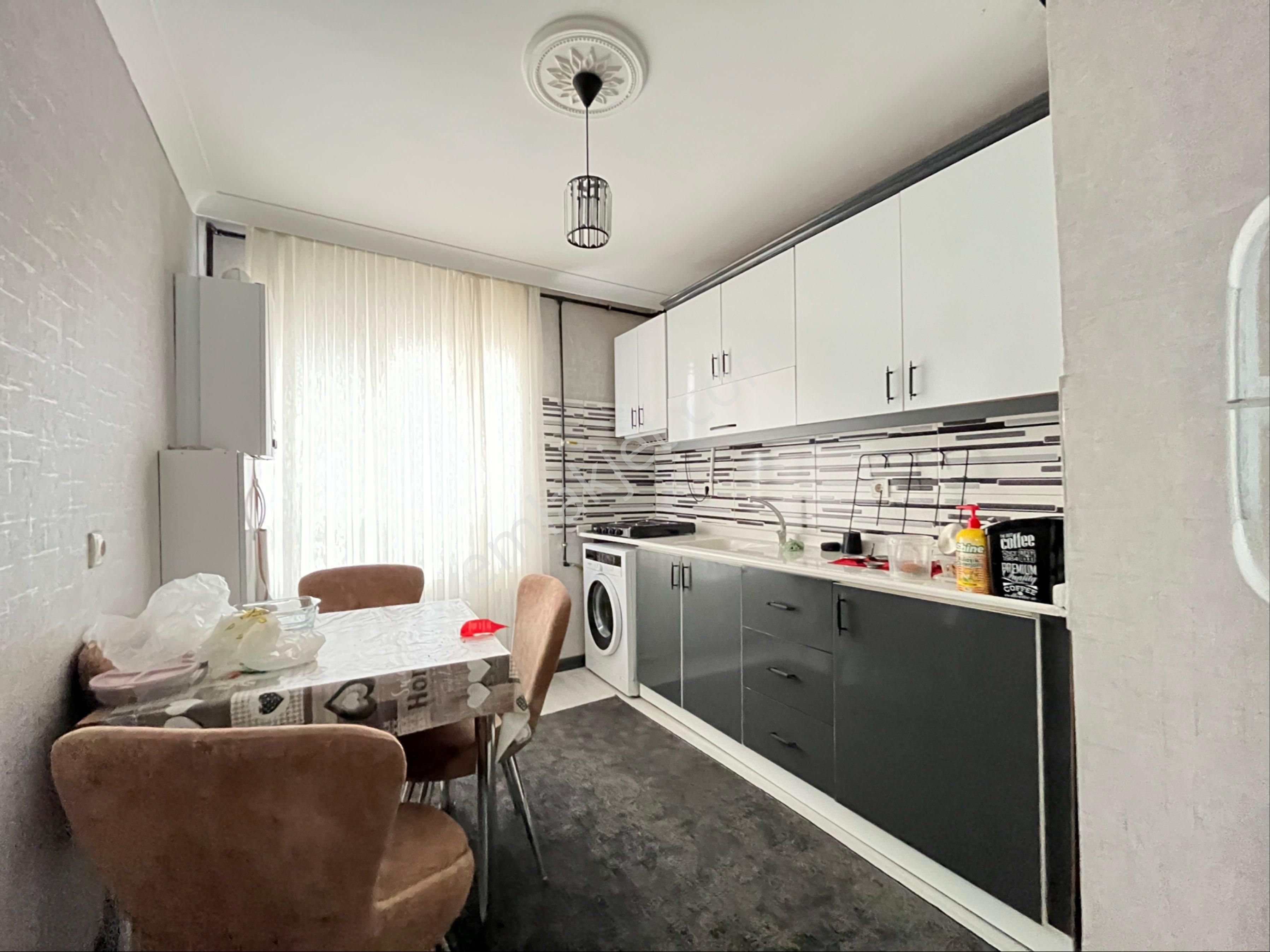 Tekin Emlaktan Cadde Üstü Full Yapılı Eksiksiz Kefilsiz Şartsız Eşyalı Kiralık Daire !!!! - Görsel 9