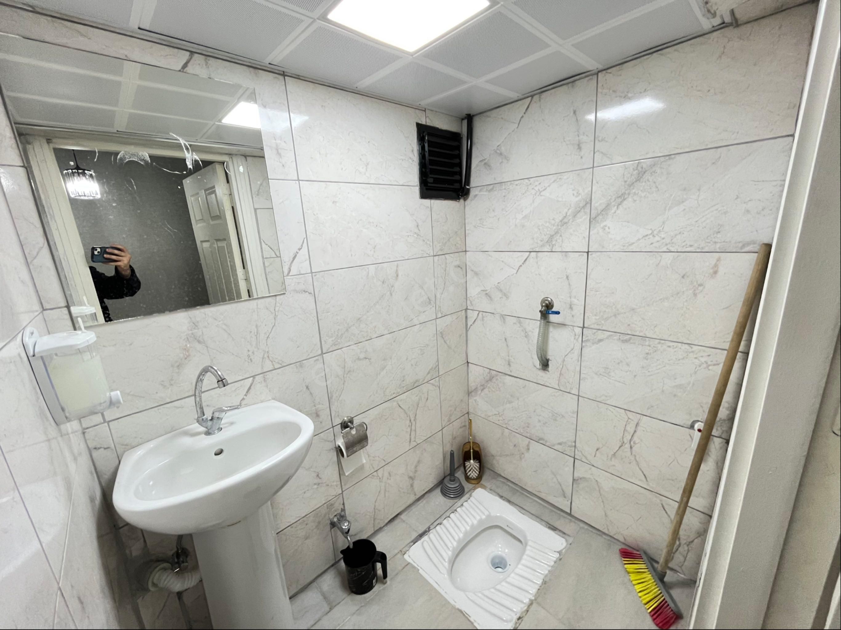 Tekin Emlaktan Cadde Üstü Full Yapılı Eksiksiz Kefilsiz Şartsız Eşyalı Kiralık Daire !!!! - Görsel 17