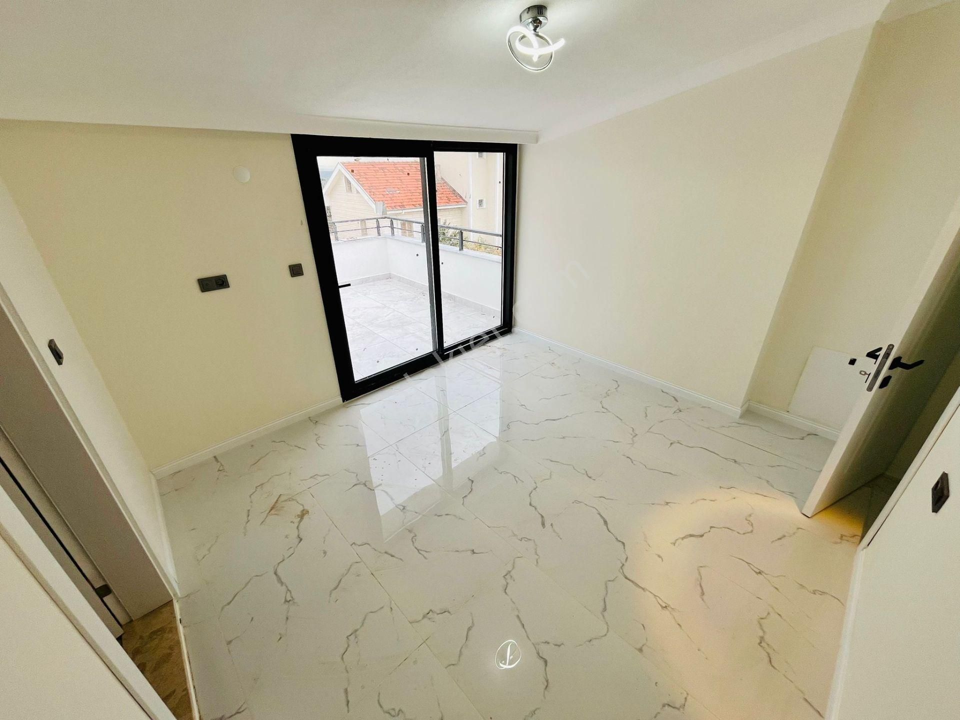 Yükselden Gürede Denize 50 Metre Ultra Lüx Tasarım 4+1 Villa - Görsel 17