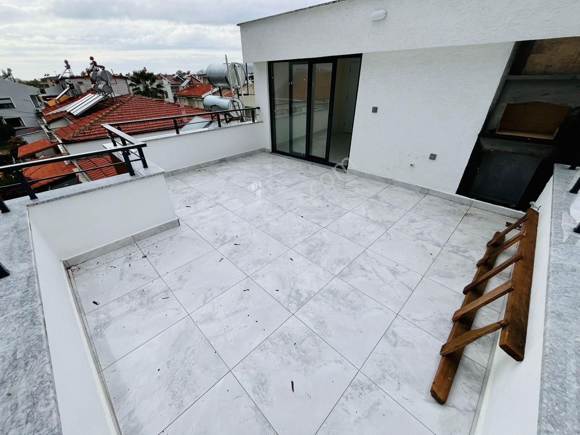 Yükselden Gürede Denize 50 Metre Ultra Lüx Tasarım 4+1 Villa - Görsel 15