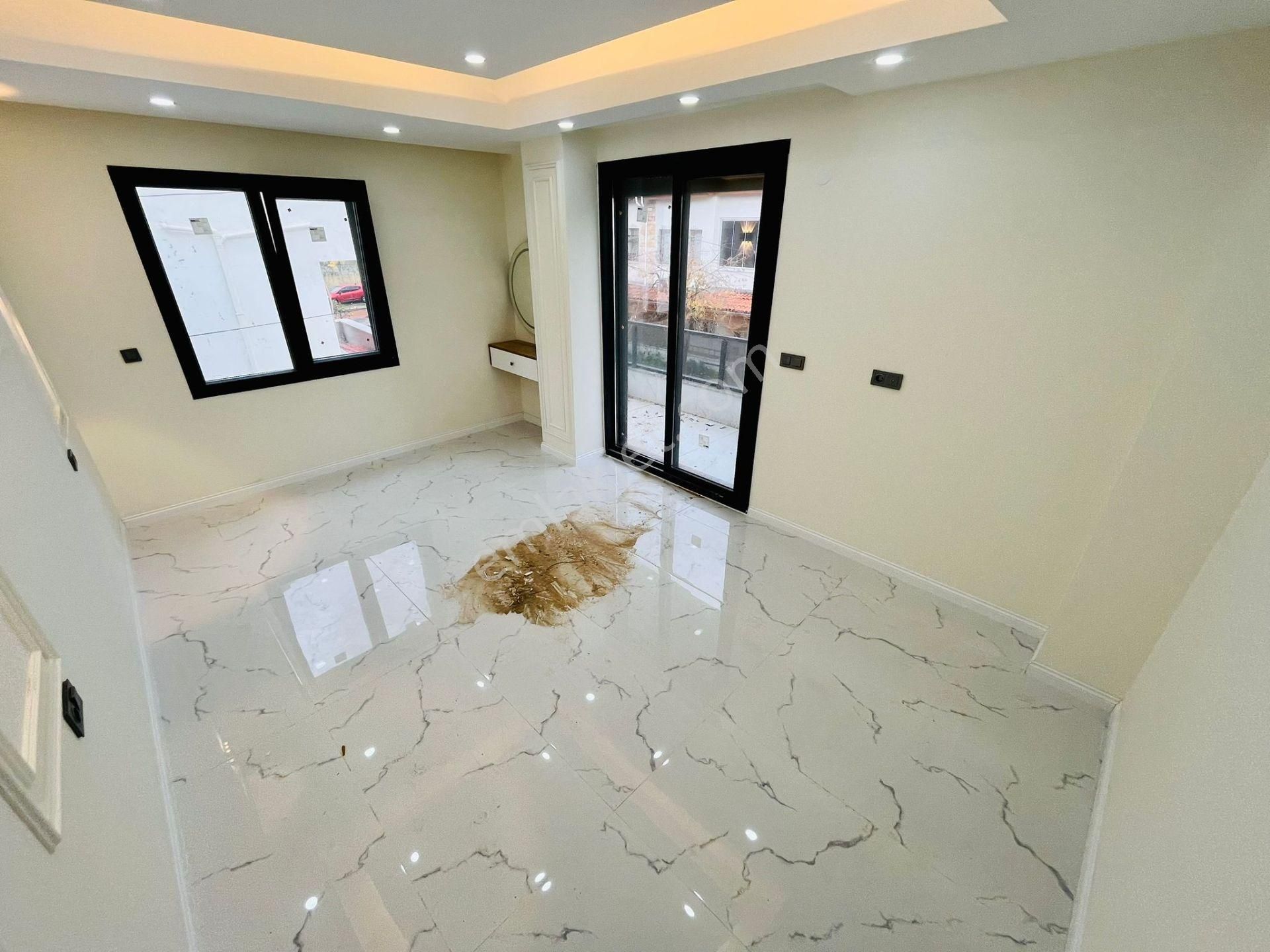 Yükselden Gürede Denize 50 Metre Ultra Lüx Tasarım 4+1 Villa - Görsel 27