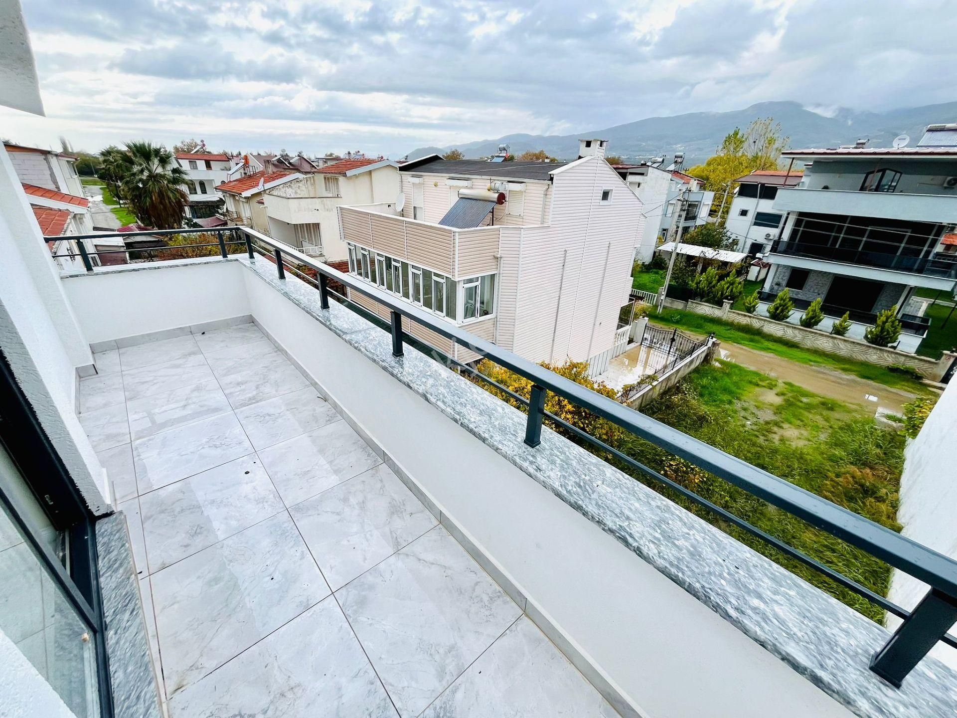 Yükselden Gürede Denize 50 Metre Ultra Lüx Tasarım 4+1 Villa - Görsel 19