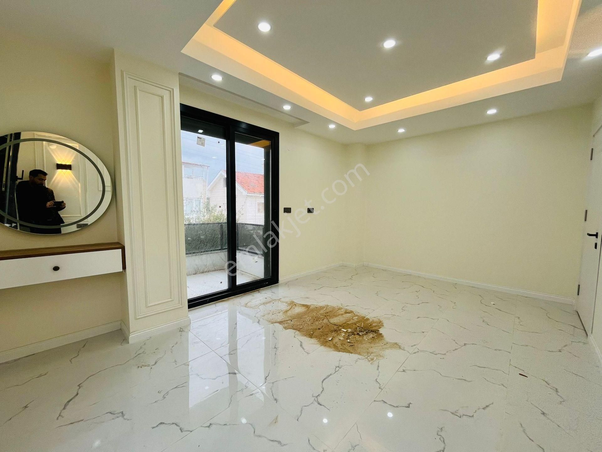 Yükselden Gürede Denize 50 Metre Ultra Lüx Tasarım 4+1 Villa - Görsel 31